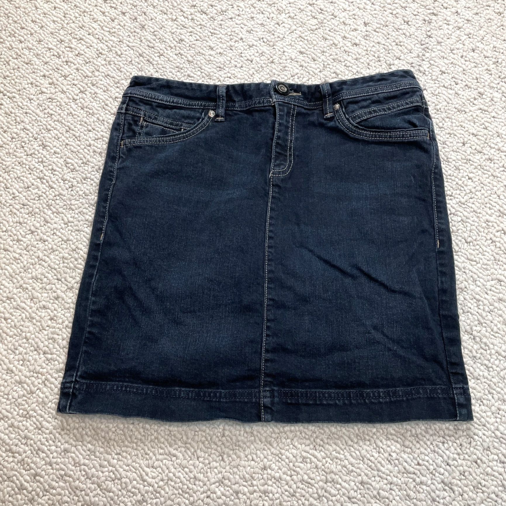 Tommy Hilfiger Tommy Hilfiger Jean Skirt Womens 6 Blue Denim Dark Wash Short Mini Pockets Solid Size 28" / US 6 / IT 42 - 2 Thumbnail