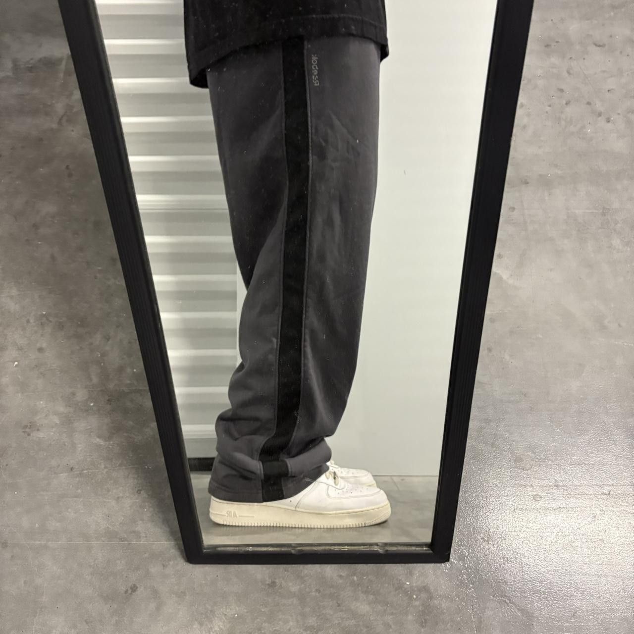 Reebok Crazy Vintage Y2K/2000s Baggy Striped Grey Reebok Sweatpants with adjustable waistband and drawstrings! Size US 34 / EU 50 - 1 Thumbnail