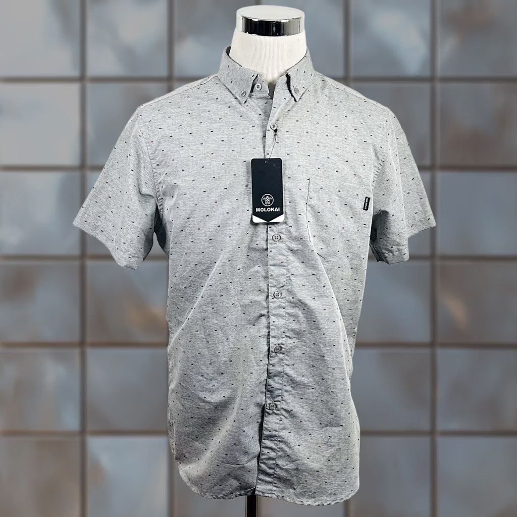 Vintage Molokai Surf Co Hawaiian Shirt Red Blue Fish on Gray Short Sleeve NWT Large Mens Button-Up Collared Cotton Blend Casual Vintage: No Size US L / EU 52-54 / 3 - 1 Thumbnail