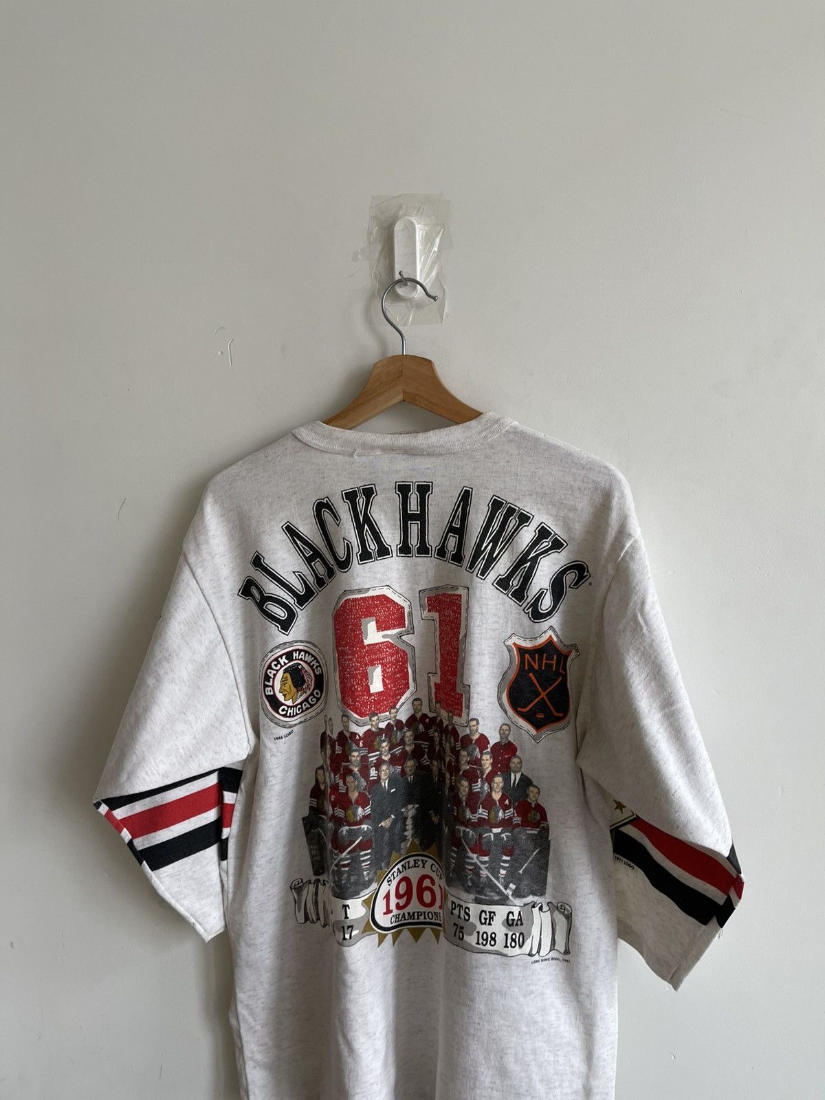 Vintage Vintage Chicago Black Hawks World Champion Long Sleeve Tee Size US L / EU 52-54 / 3 - 10 Thumbnail