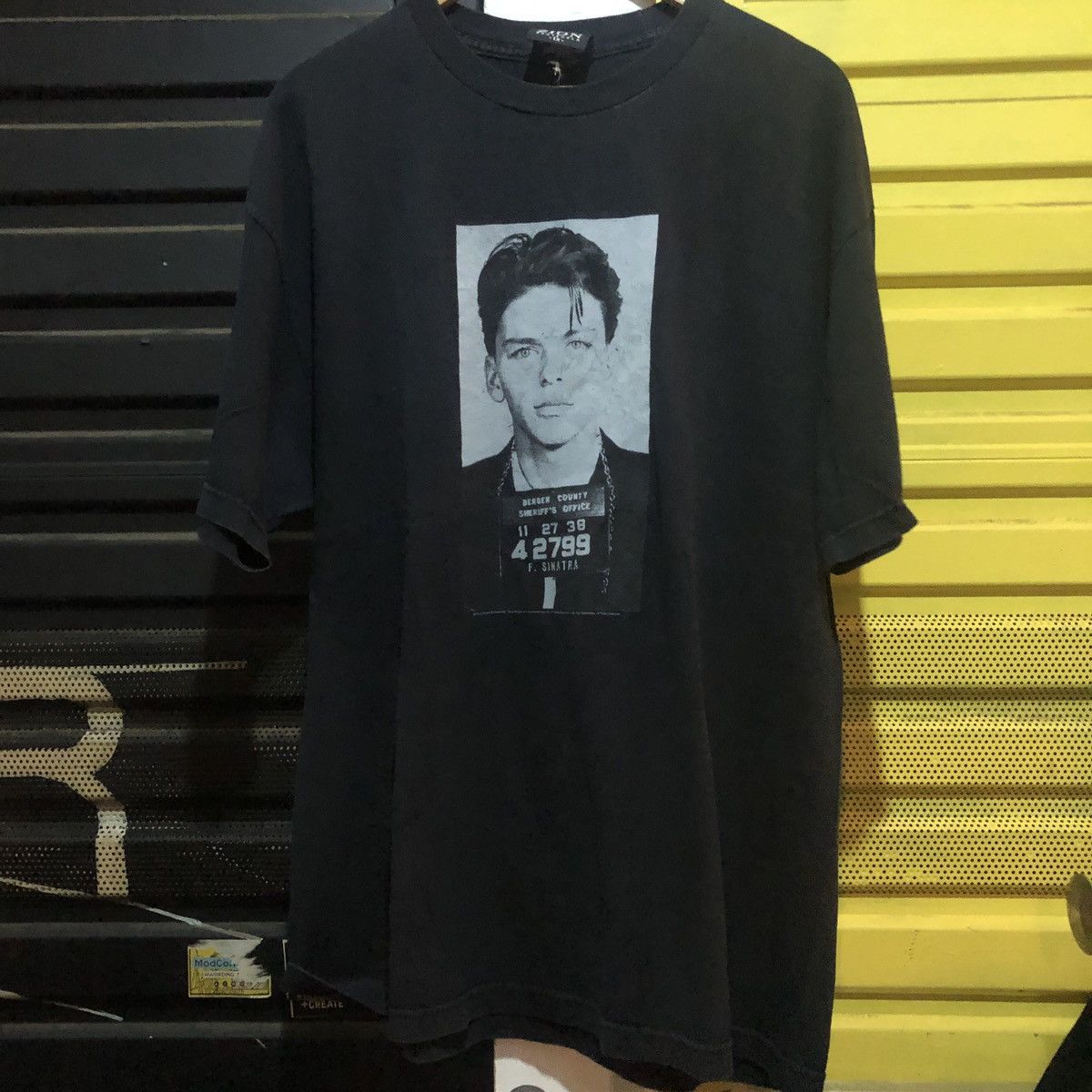 Band Tees × Zion Rootswear Frank Sinatra Mugshot band tee Size US XL / EU 56 / 4 - 1 Thumbnail