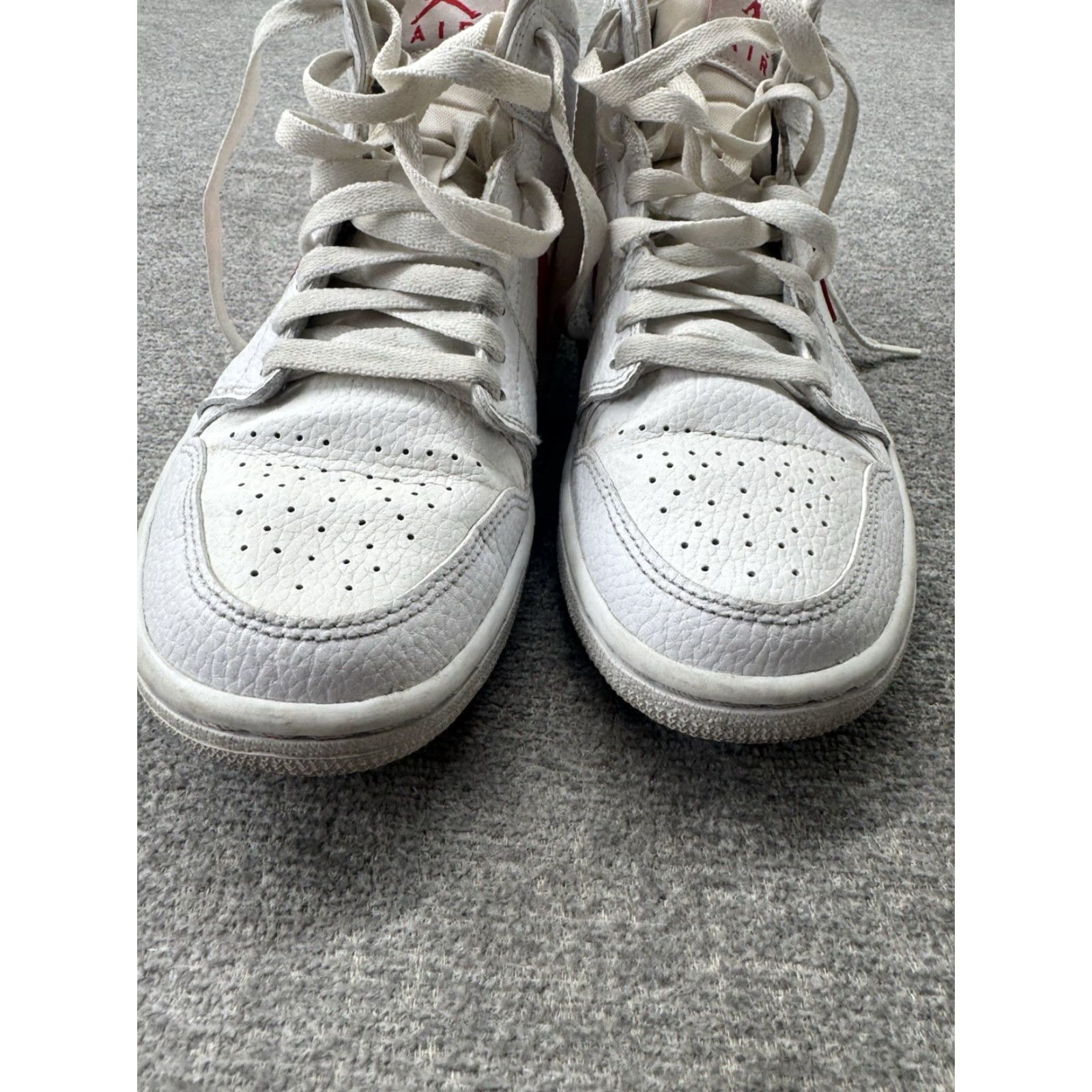Nike Nike Air Jordan 1 Mid White University Red Retro BQ6472-106 Women Size 7.5 Size US 5 / IT 35 - 5 Thumbnail