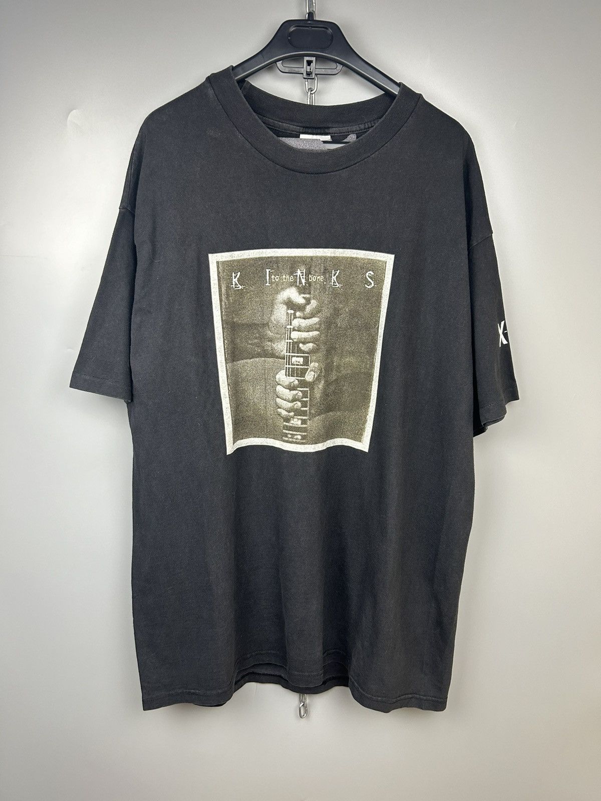 Band Tees × Vintage Vintage The Kinks Ray Davies 1996 Tour T Shirt Size US XL / EU 56 / 4 - 1 Thumbnail