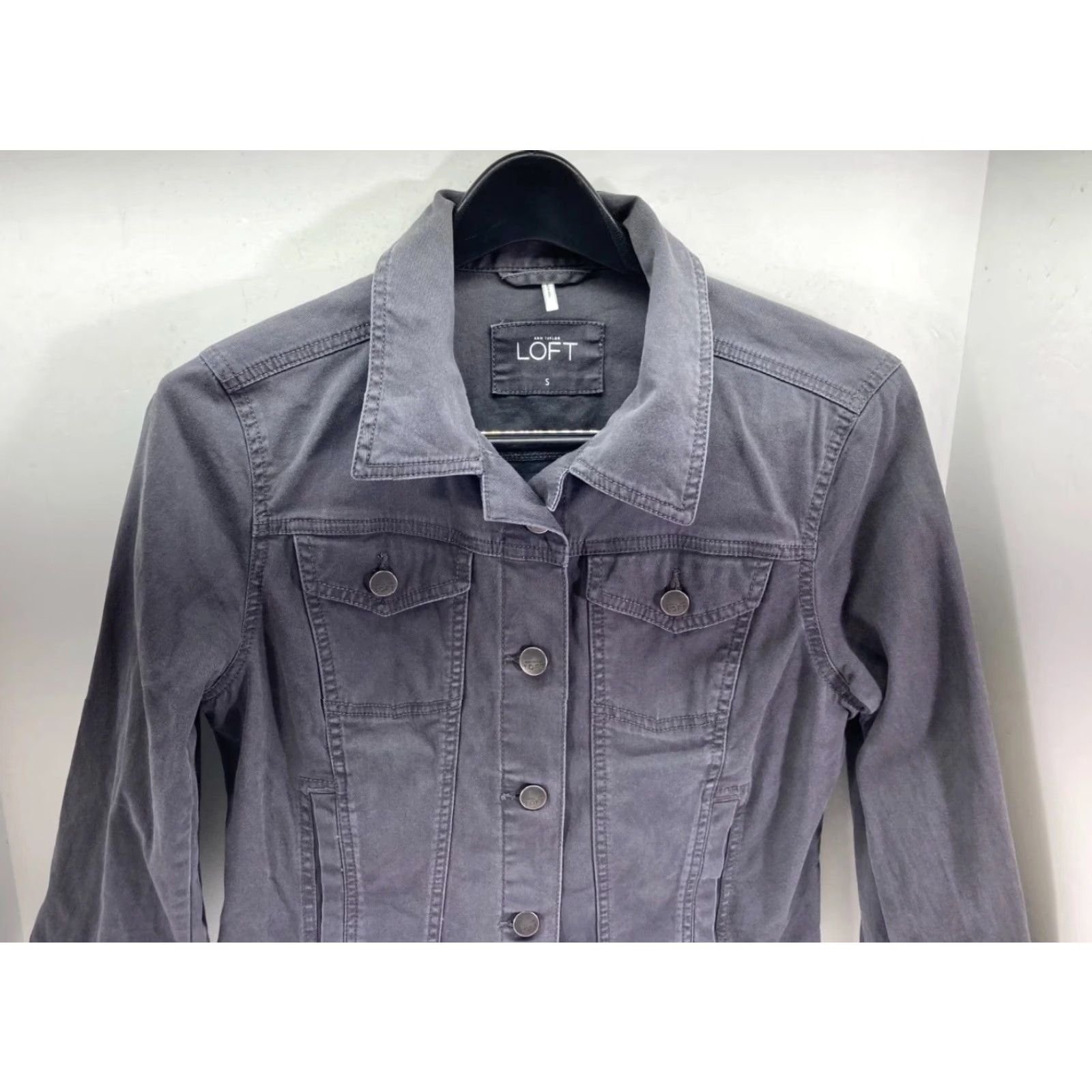 Loft Loft ANN Taylor Denim Jacket Womens Small Gray Button Front Long Sleeve Outdoor Shirt Women Gray Jacket Size S / US 4 / IT 40 - 5 Thumbnail