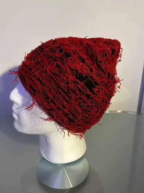 Stapleford Distressed Knitted Beanie (red) Size ONE SIZE - 4 Thumbnail