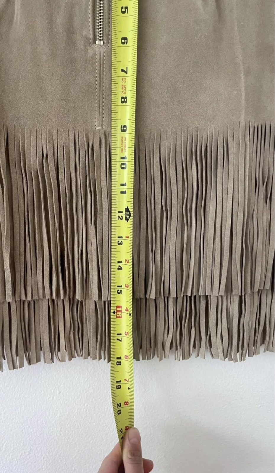 Michael Kors Fringed Suede Skirt Michael Kors Size 24" / US 00 / IT 34 - 3 Thumbnail