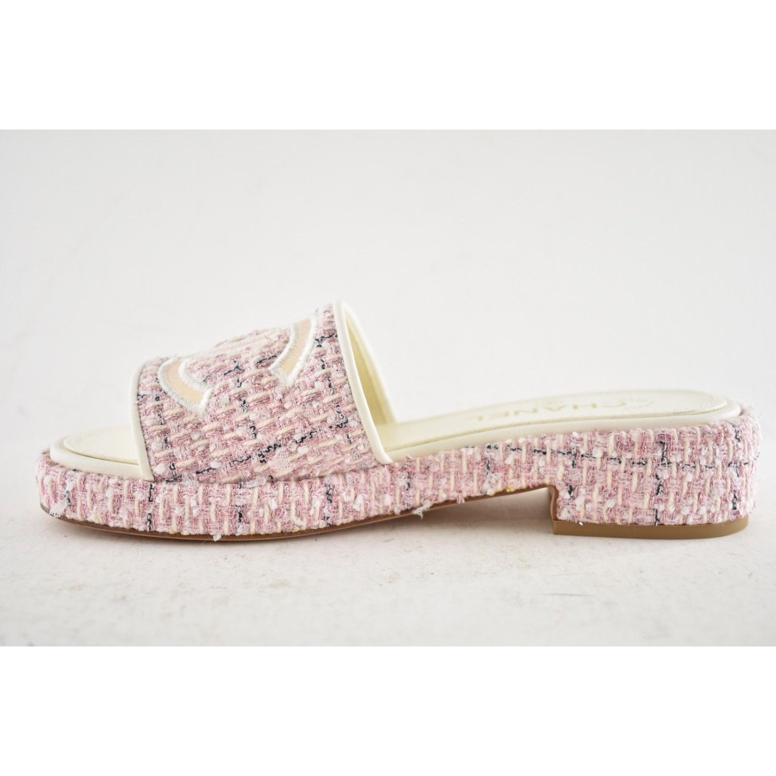 Chanel Chanel 20P Pink White Tweed Mesh CC Logo Slide Slip On Size US 6 / IT 36 - 11 Thumbnail