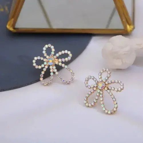 Other Women's Colorful Crystal Flower Stud Earrings Size ONE SIZE - 1 Thumbnail