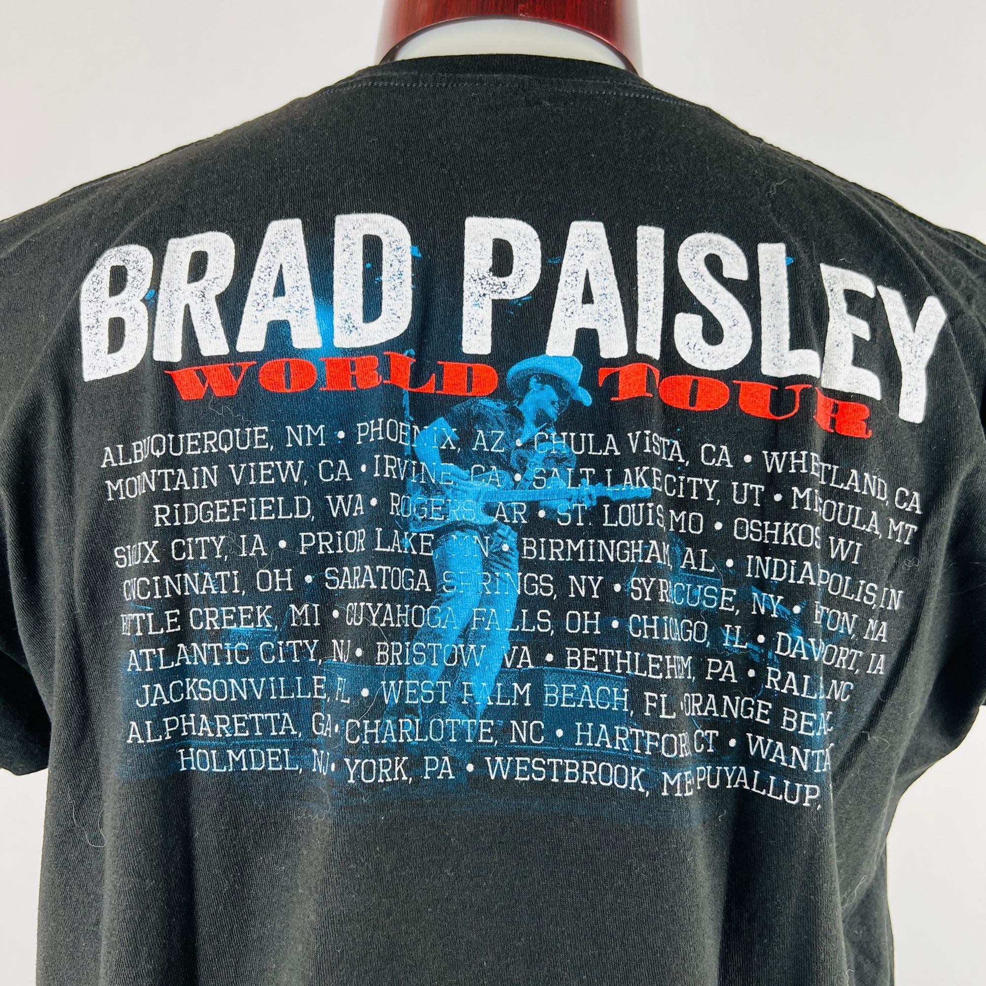 Tultex Brad Paisley World Tour Concert XL T-Shirt Shirt Size US XL / EU 56 / 4 - 4 Thumbnail