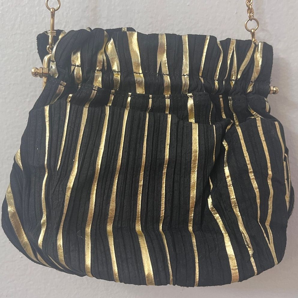 Other Black and Gold Fabric Evening Bag Crossbody Shoulder Purse Size ONE SIZE - 12 Thumbnail