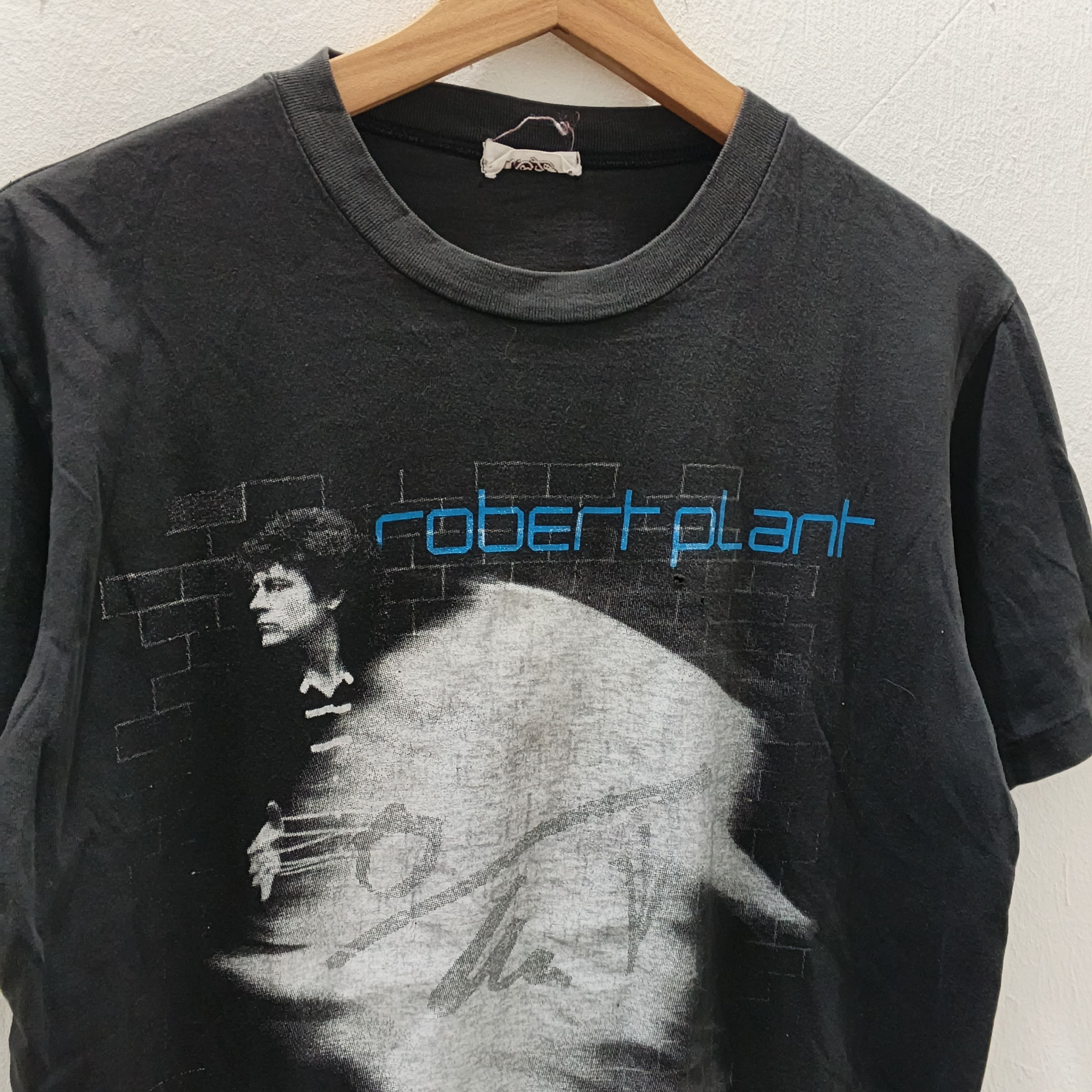 Band Tees Vintage 80's Robert Plant Led Zeppelin Tour Tshirt Boxy Size US M / EU 48-50 / 2 - 3 Thumbnail