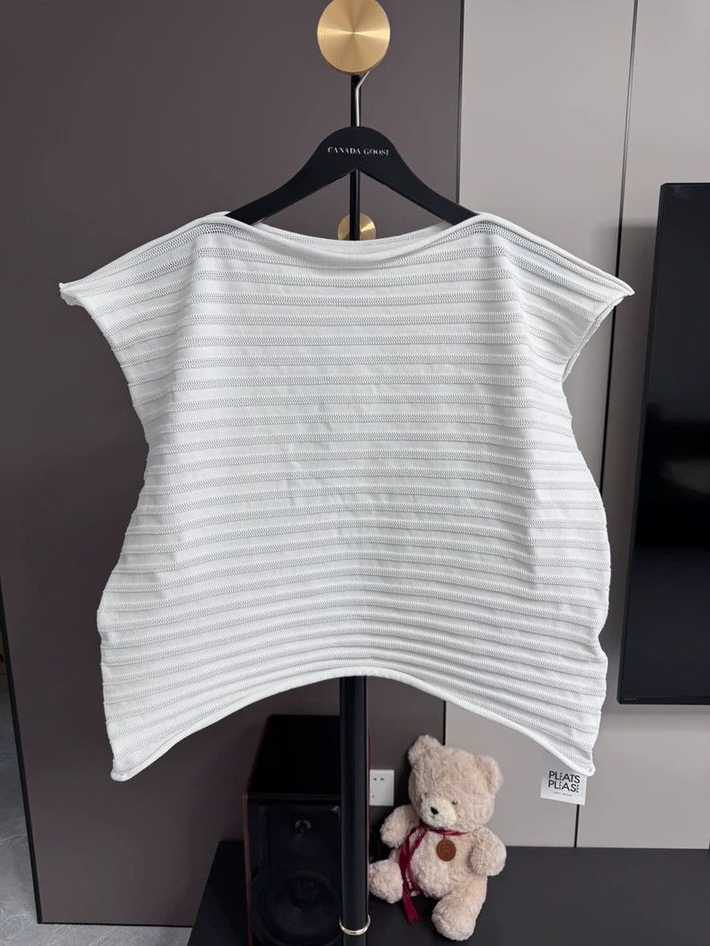 Issey Miyake issey miyake size:one size Mesh knitted short-sleeved top Size XXS / US 00 / IT 34 - 1 Thumbnail