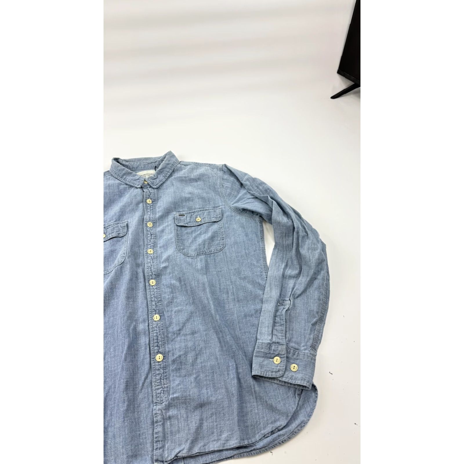 Obey VINTAGE Obey Propaganda Shirt Mens XL Blue Chambray Button Front Long Sleeve Casual Size US XL / EU 56 / 4 - 2 Thumbnail