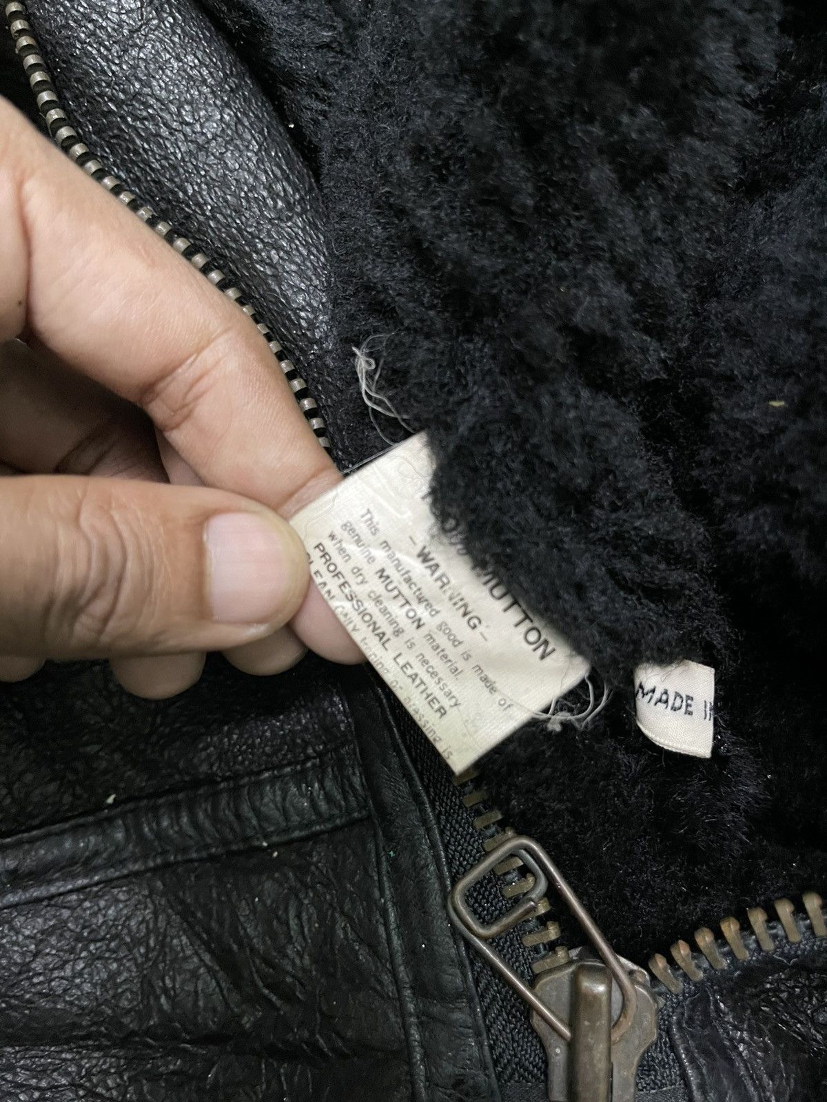 Kanye West Vintage USAF SheepSkin B-3 Jacket As Wear by Kanye West Size US S / EU 44-46 / 1 - 13 Thumbnail