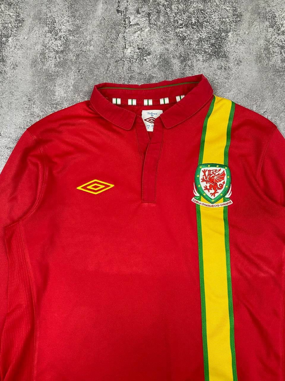 Umbro Umbro Wales Men Long Sleeve Football Shirt Red Size M Size US M / EU 48-50 / 2 - 2 Thumbnail