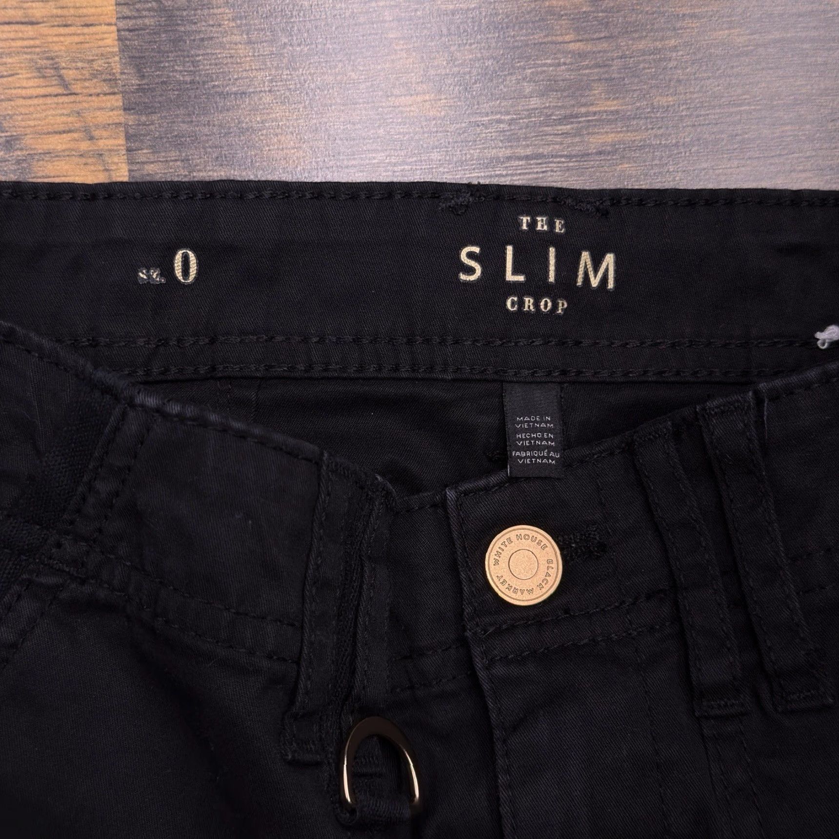White House Black Market VINTAGE? No. WHBM Slim Crop Pants 0 Black Low Rose Stretch Gold Zippers Cargo Pockets Size 25" / US 0 / IT 36 - 5 Thumbnail