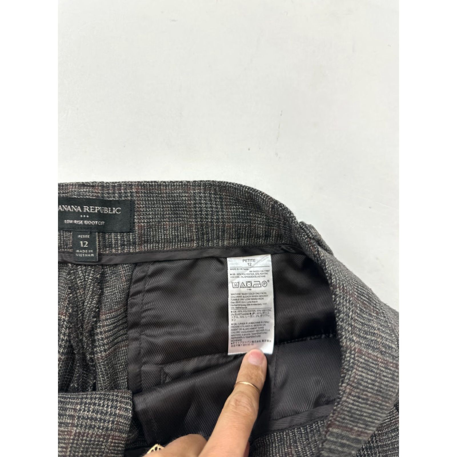 Banana Republic Banana Republic Pants Womens Petite 12 Gray Plaid Tweed Stretch Low Rise Bootcut Pants Womens Petite 12 Gray Plaid Tweed Stretch Bootcut Size 34" / US 12 / IT 48 - 5 Thumbnail