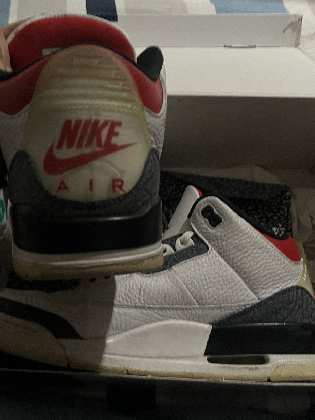 Jordan Brand × Nike Fire Red Jordan 3s Size US 10 / EU 43 - 2 Thumbnail