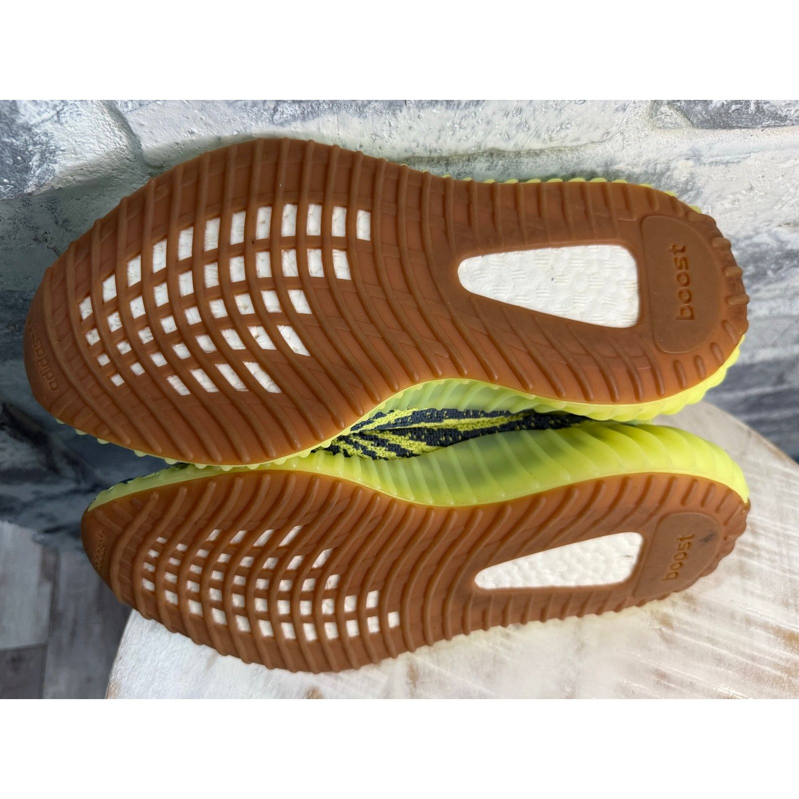 Yeezy Adidas Yeezy Boost 350 V2 Semi Frozen Yellow Size 7 Size US 7 / EU 40 - 8 Thumbnail