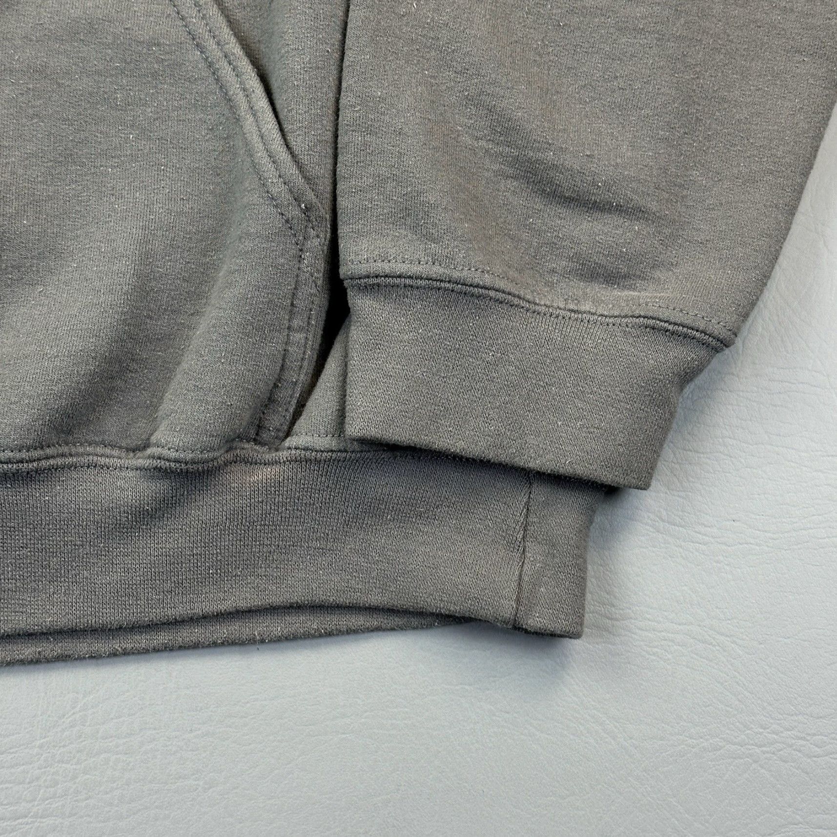 Gildan VINTAGE John Deere Hoodie Mens Medium Gray Big Logo Spell Out Pullover Y2K Size US M / EU 48-50 / 2 - 3 Thumbnail