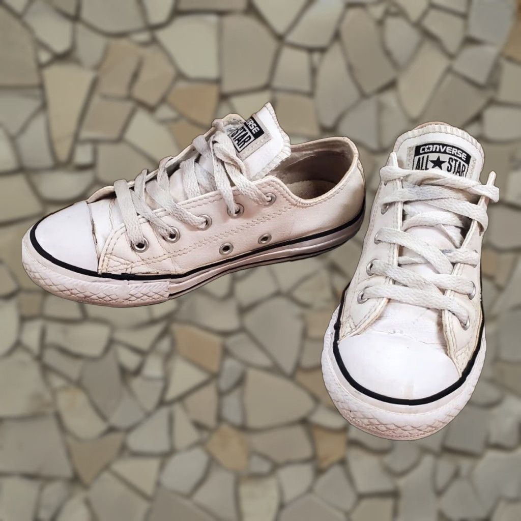 Converse Chuck Taylor All Star Low Top Sneakers Youth Size White