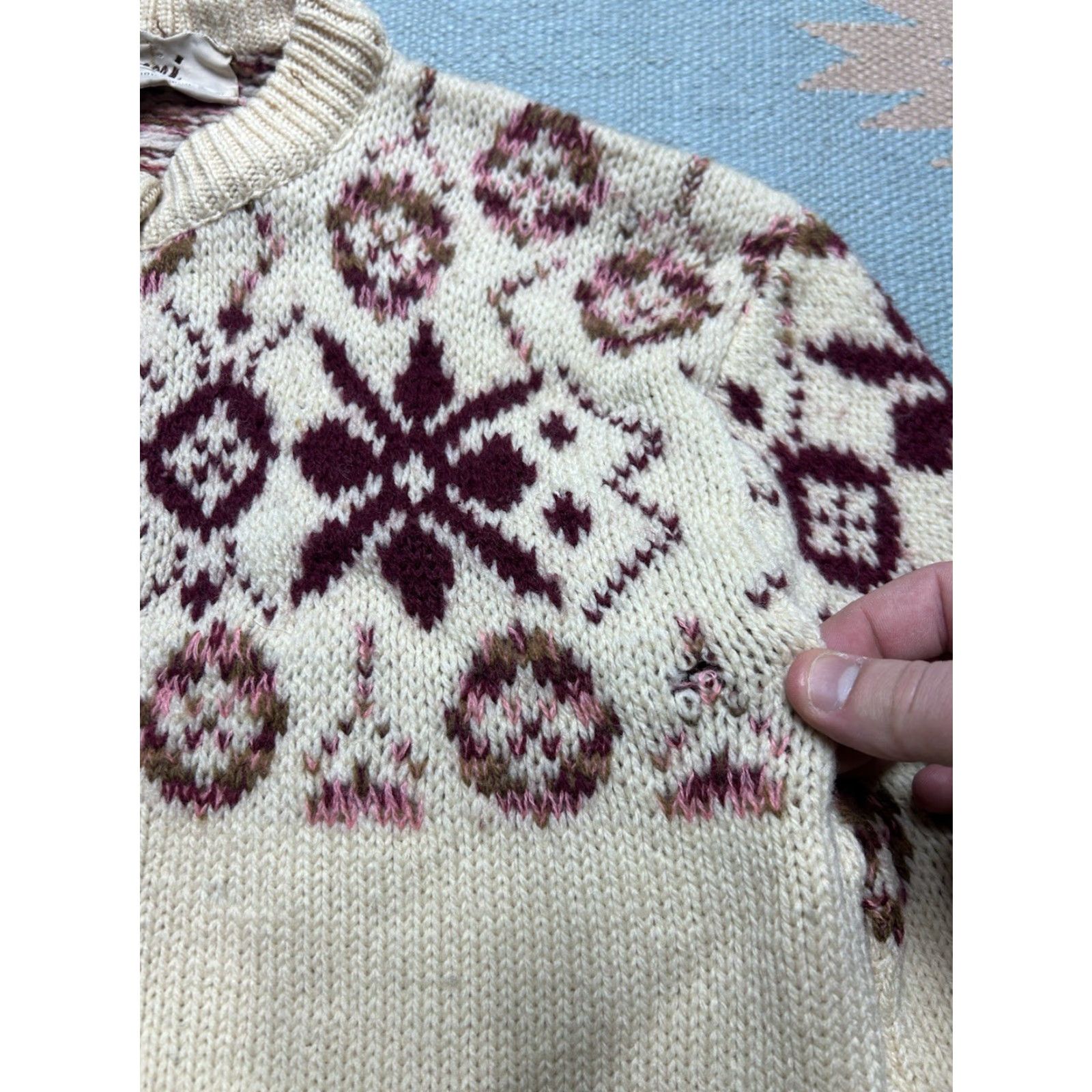 Vintage VINTAGE 1960s wool cardigan sweater Tami Icelandic Nordic distressed women’s M? Shirt Womens Size S / US 4 / IT 40 - 7 Thumbnail