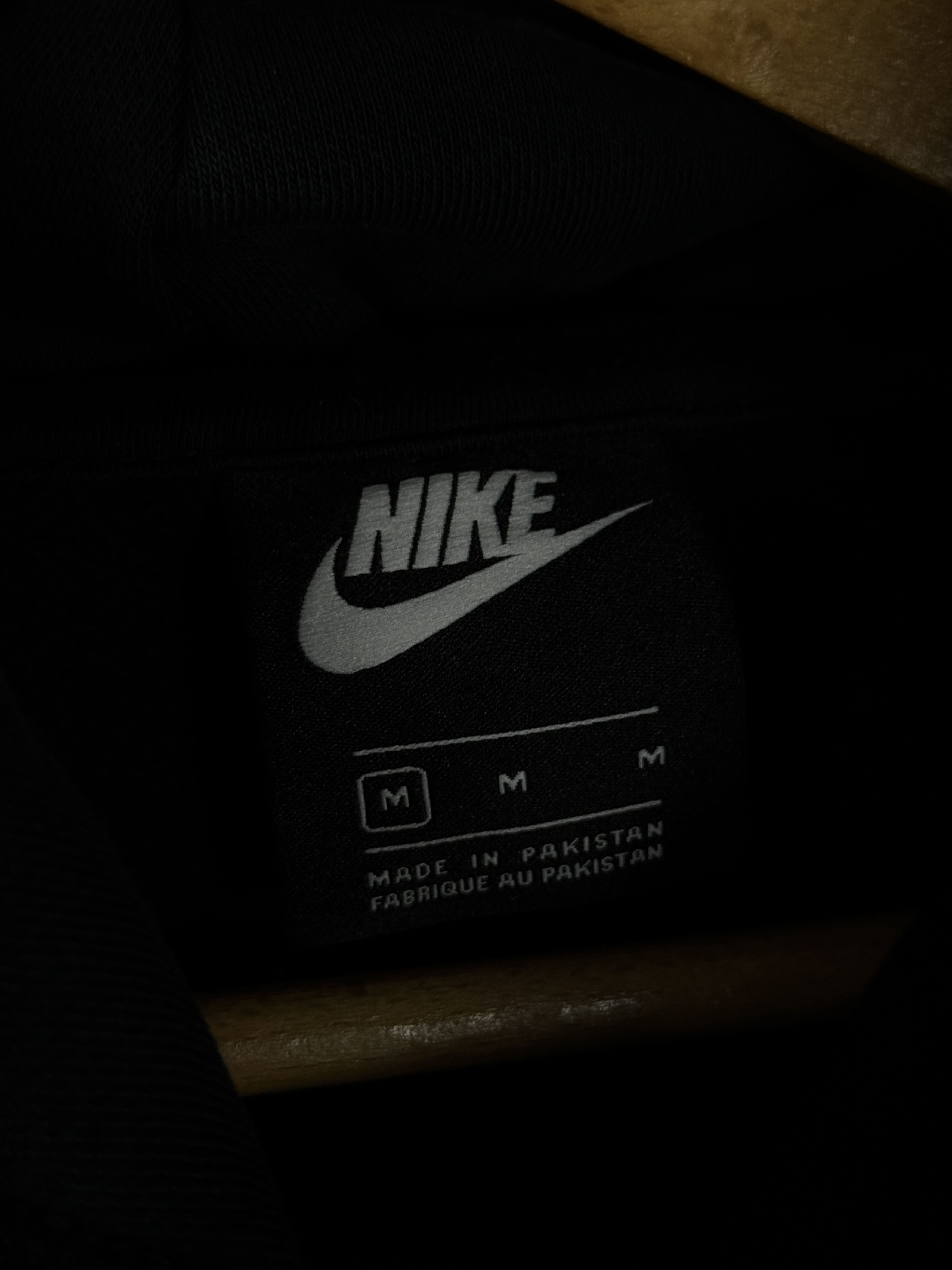 Nike Black Nike classic hoodie mini logo swoosh black streetwear Size US M / EU 48-50 / 2 - 5 Thumbnail