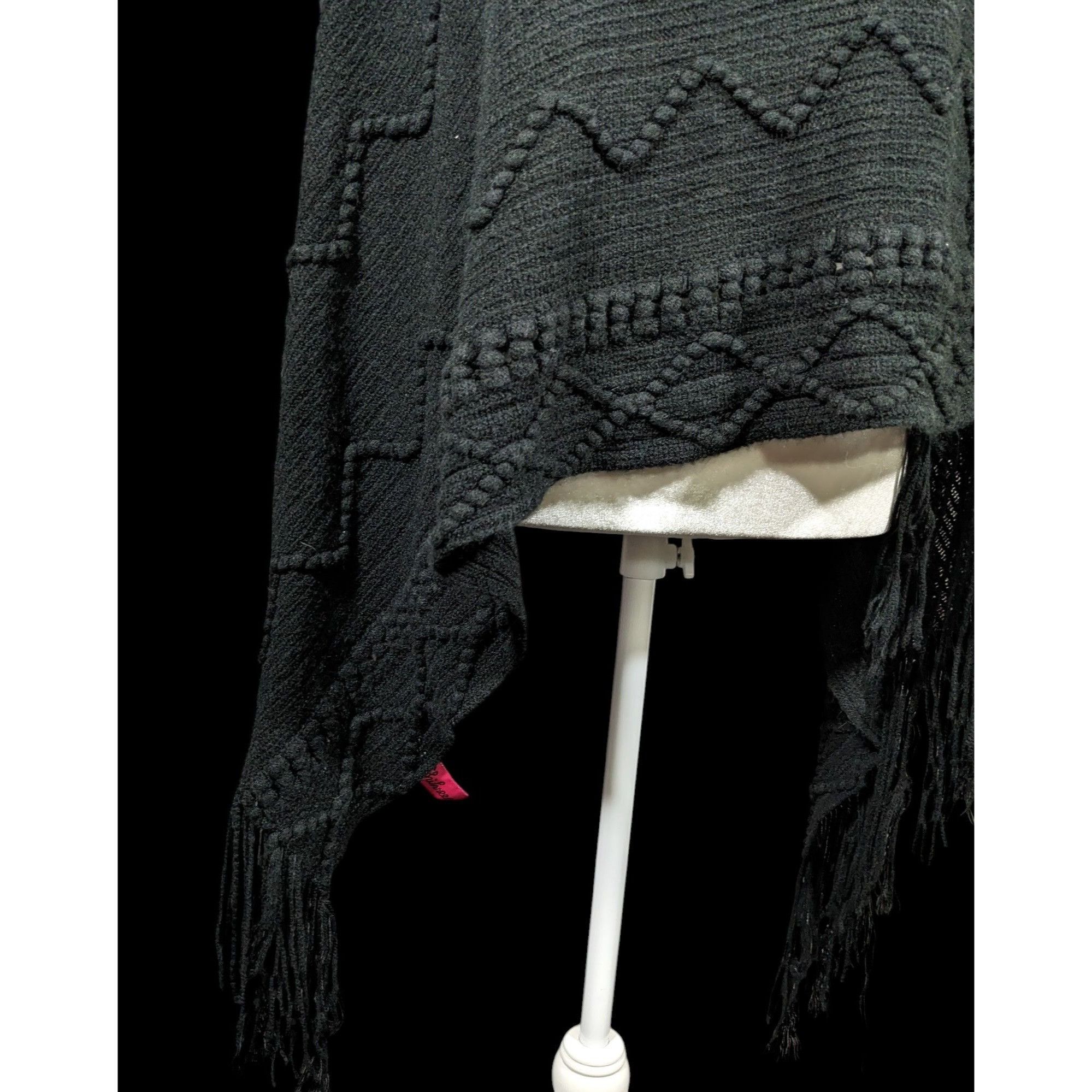 Other Shihreen Gothic Asymmetrical Fringe Poncho Size ONE SIZE - 8 Thumbnail