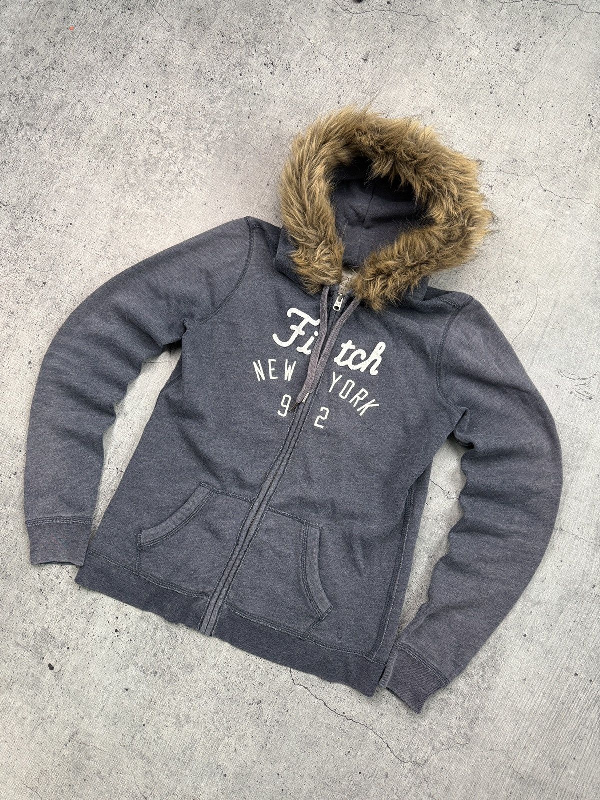 Abercrombie & Fitch Vintage Abercrombie And Fitch Fur Zip Hoodie Size US L / EU 52-54 / 3 - 1 Thumbnail