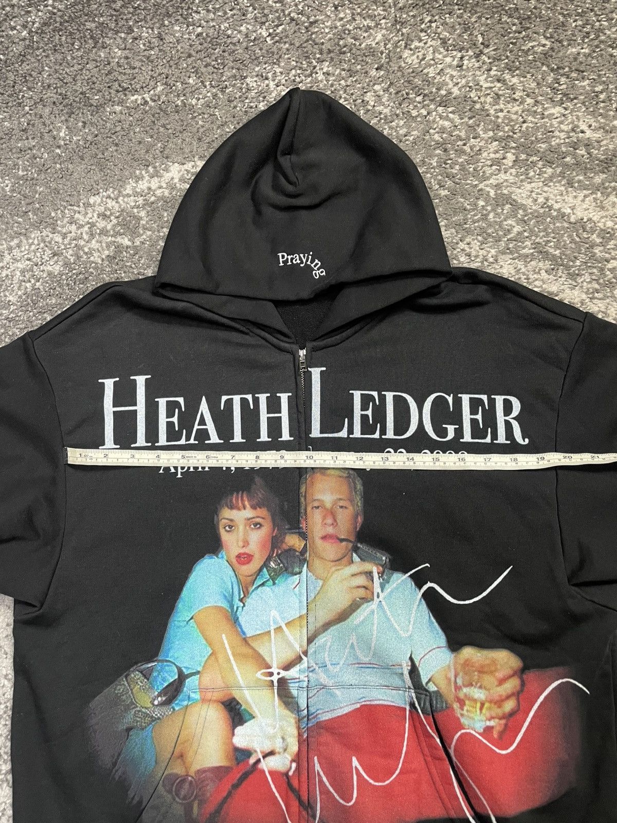 Praying Praying R.I.P. Heath Ledger Zip Up Sweatshirt Size US L / EU 52-54 / 3 - 5 Thumbnail