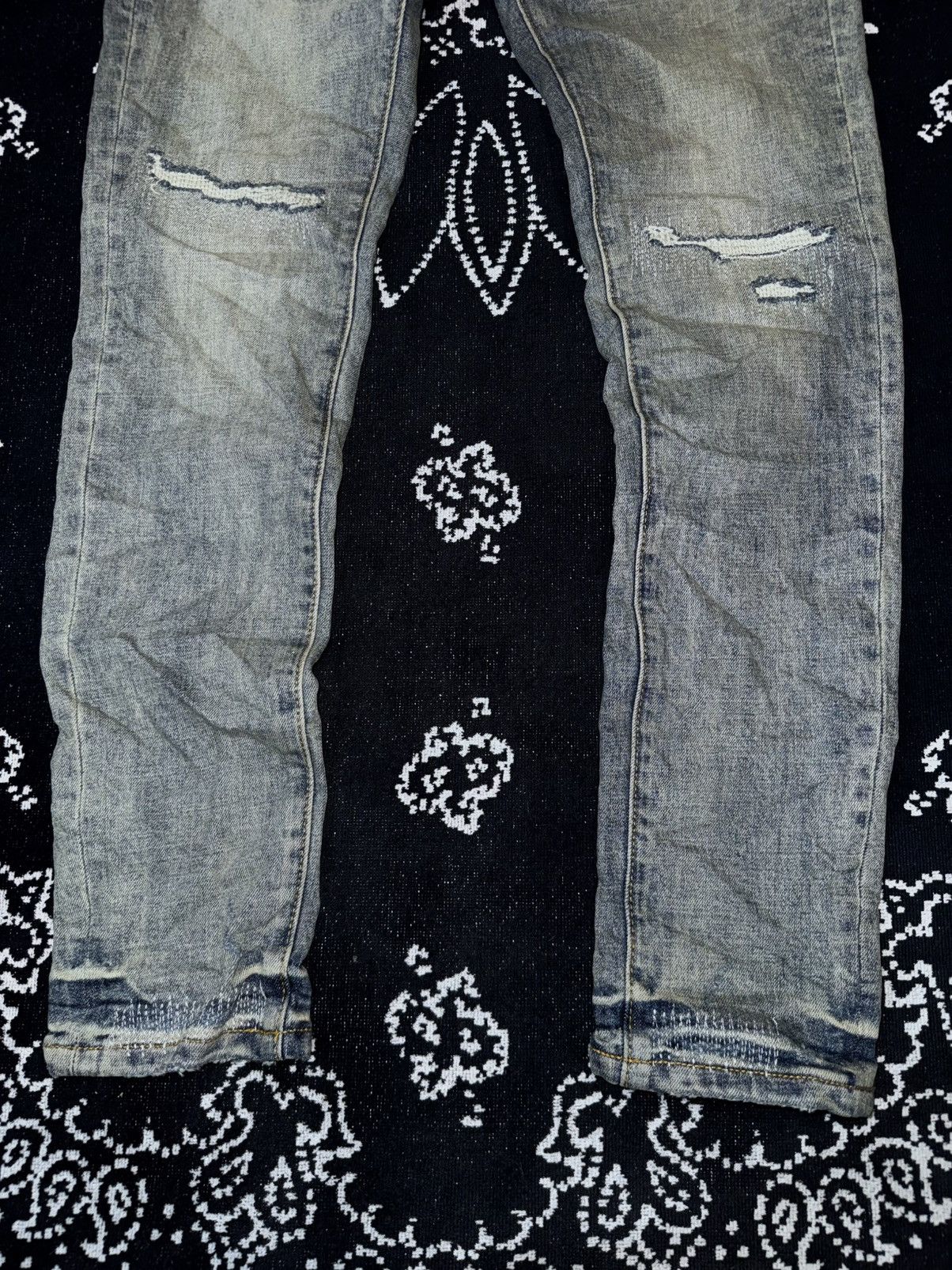 Purple Brand PURPLE BRAND DISTRESSED FADE AGED JEANS Size US 32 / EU 48 - 10 Thumbnail