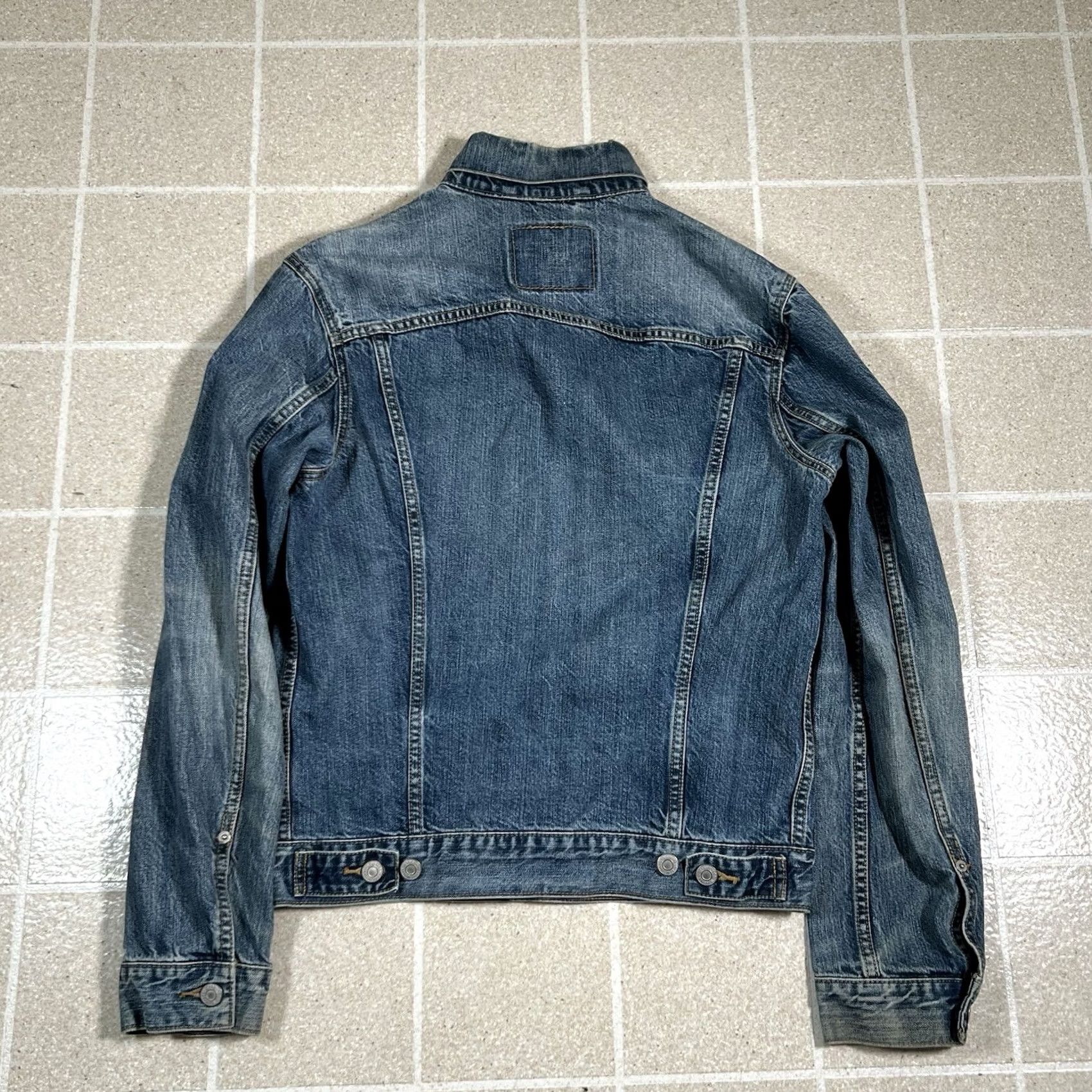 Levi's Levi's Trucker Jacket Denim Blue Jean Button Front Men S Size Regular Small Blue Size US 29 - 3 Thumbnail