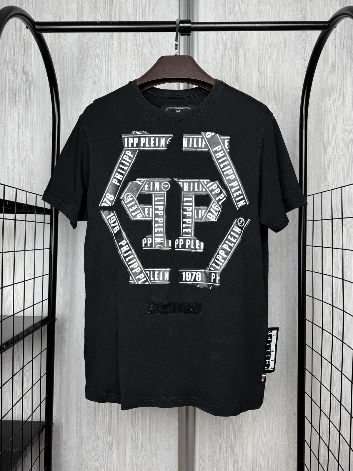 Philipp Plein Philipp Plein Platinum Cut Tape Logo Homme Black Tee Size US L / EU 52-54 / 3 - 2 Thumbnail