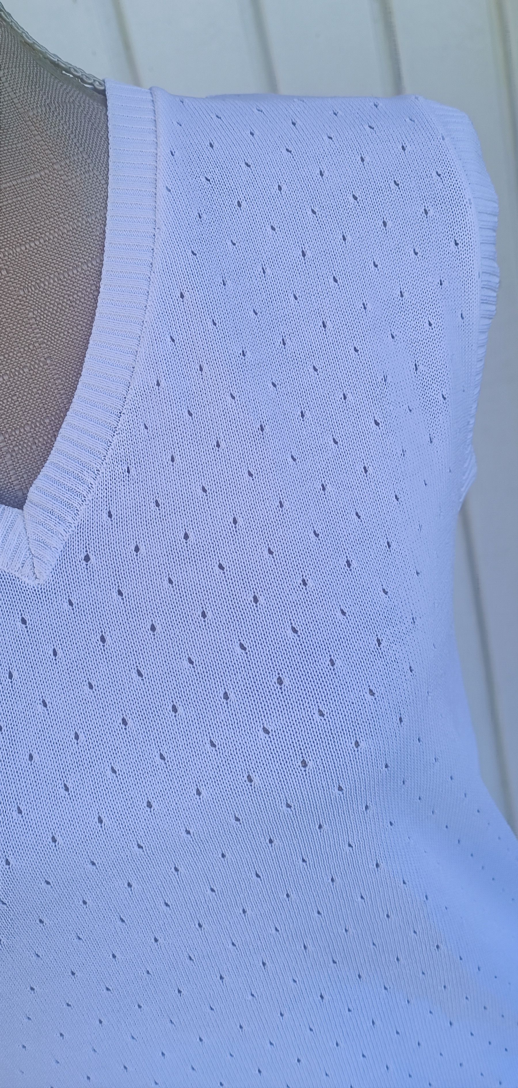 Dior Sleeveless perforated cotton top Size US S / EU 44-46 / 1 - 3 Thumbnail