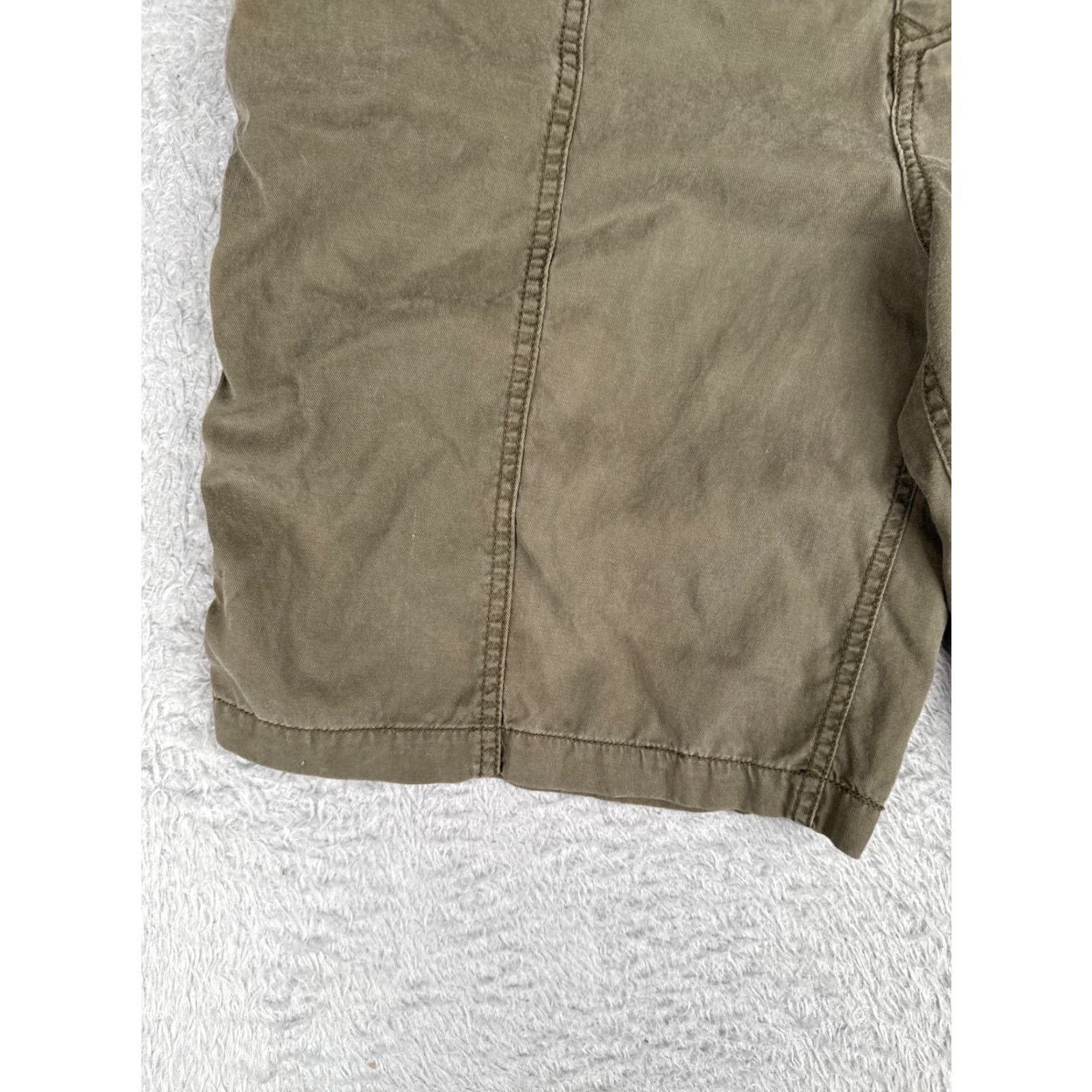 Tommy Bahama VINTAGE? No. Tommy Bahama Shorts Men 38 Olive Green Relax Cotton Blend Utility Pockets Casual Size US 38 / EU 54 - 3 Thumbnail