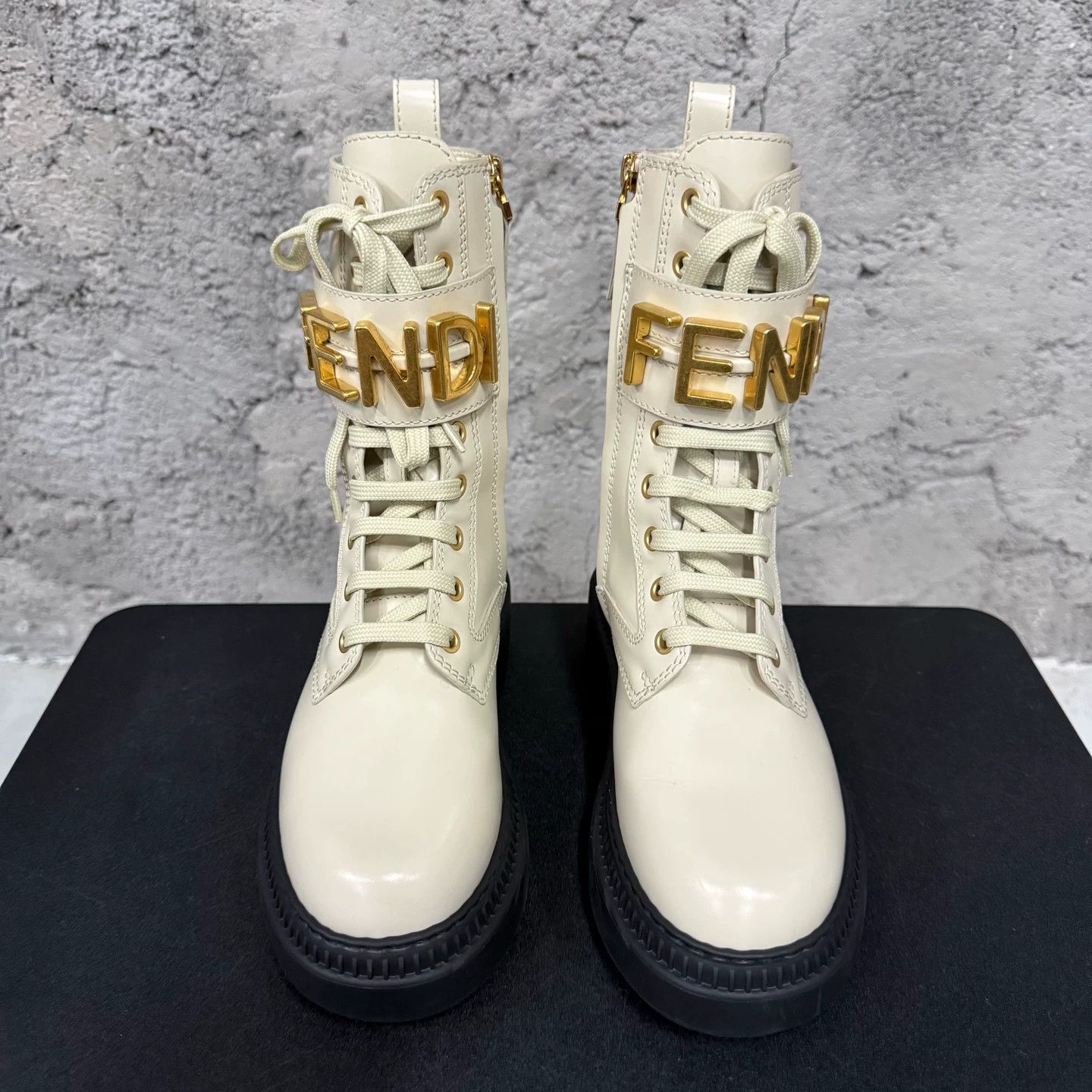 Fendi Fendi boots women's 35 Size US 4 / IT 34 - 6 Thumbnail