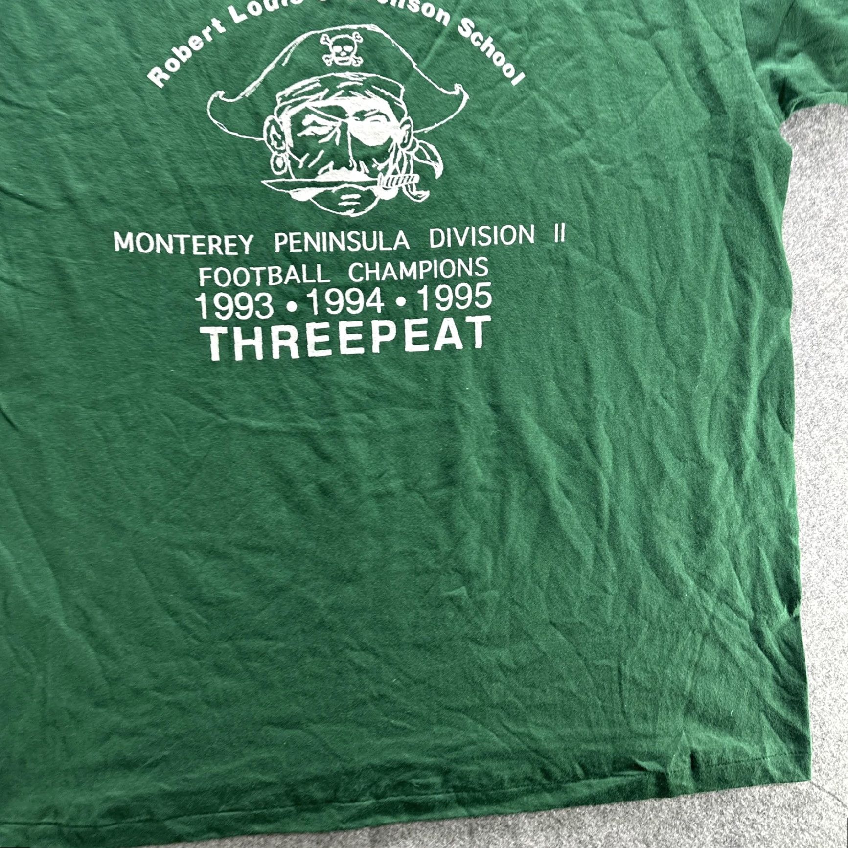 Vintage VINTAGE Robert Louis Stevenson School Shirt Mens XL Green Football Threepeat 90s Pirates Rock the House T-Shirt Size US XL / EU 56 / 4 - 6 Thumbnail