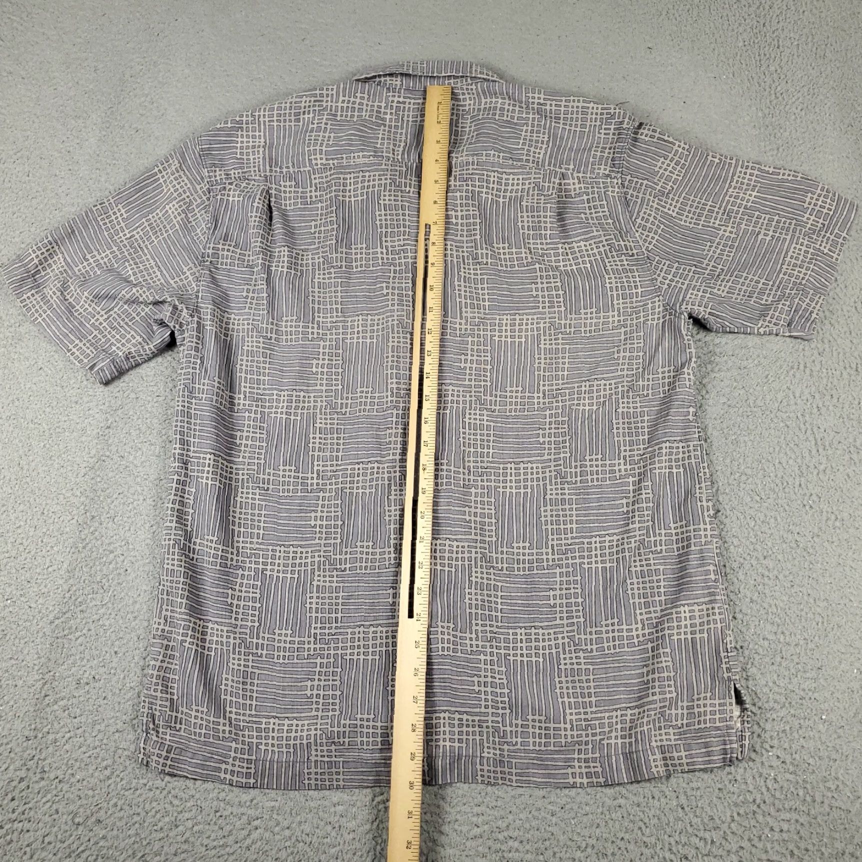 Tommy Bahama Tommy Bahama Shirt Mens Large Gray Hawaiian Button Up Short Sleeve Regular Fit Silk Cotton Button-Up Casual, Beach, Tropical, Hawaiian, American, 90s? Size US L / EU 52-54 / 3 - 3 Thumbnail