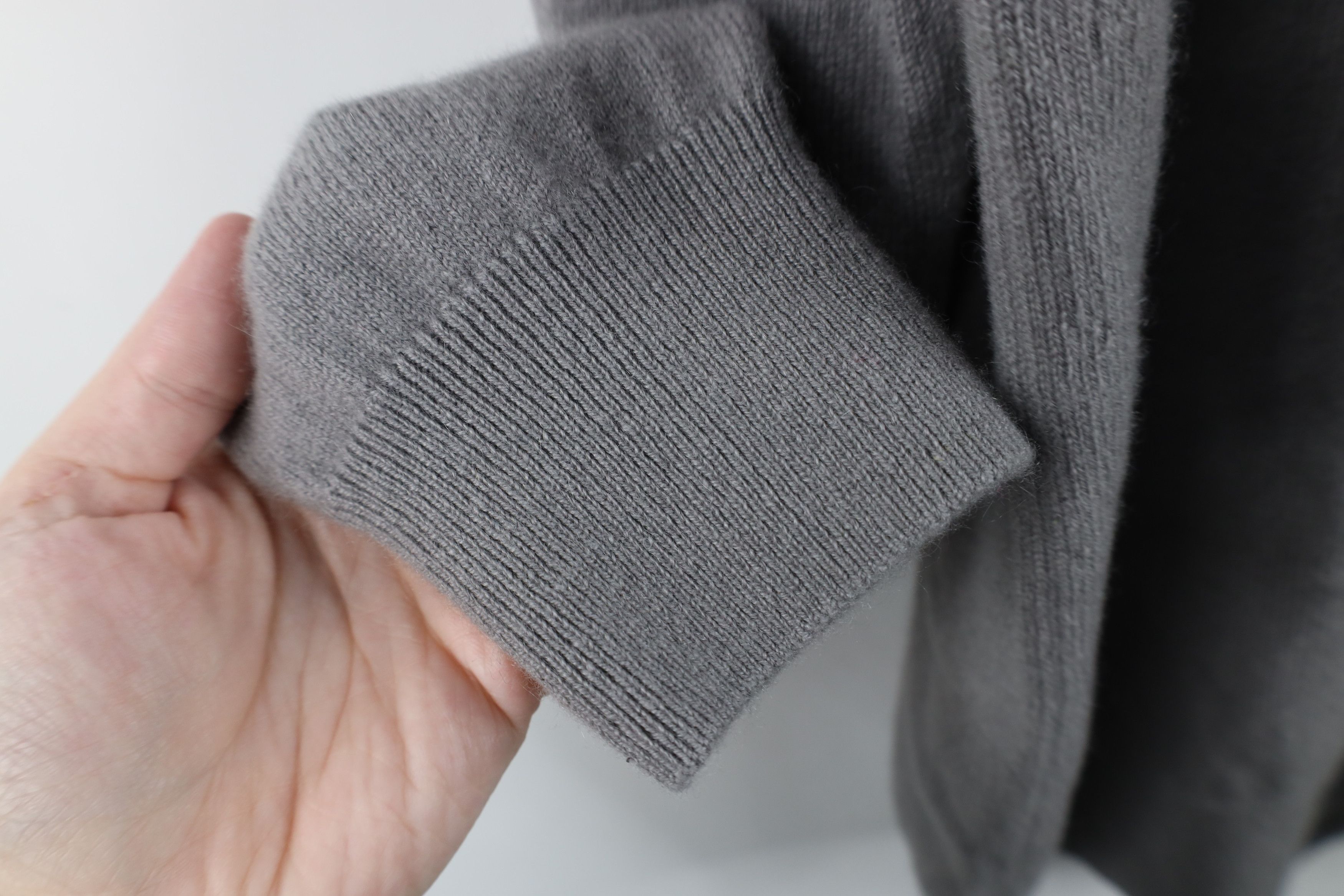 Vintage Vintage Streetwear Soft Cashmere Knit Crewneck Sweater Gray Size US XL / EU 56 / 4 - 7 Thumbnail
