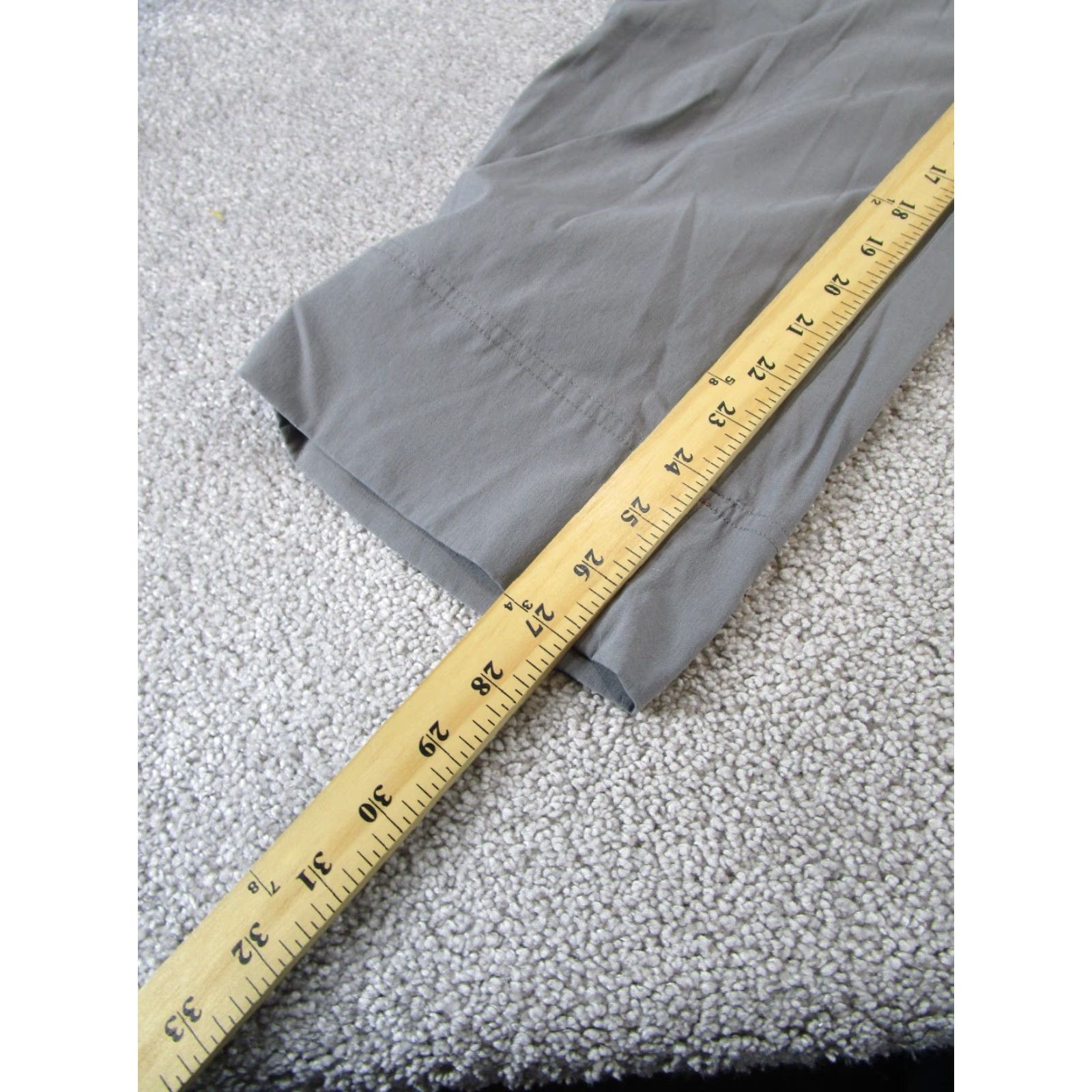 Vintage Columbia Pants Womens XL Gray Lightweight Nylon Rollup Hiking Track Pants Womens XL Gray Lightweight Nylon Rollup Hiking Size 40" / US 18 - 7 Thumbnail