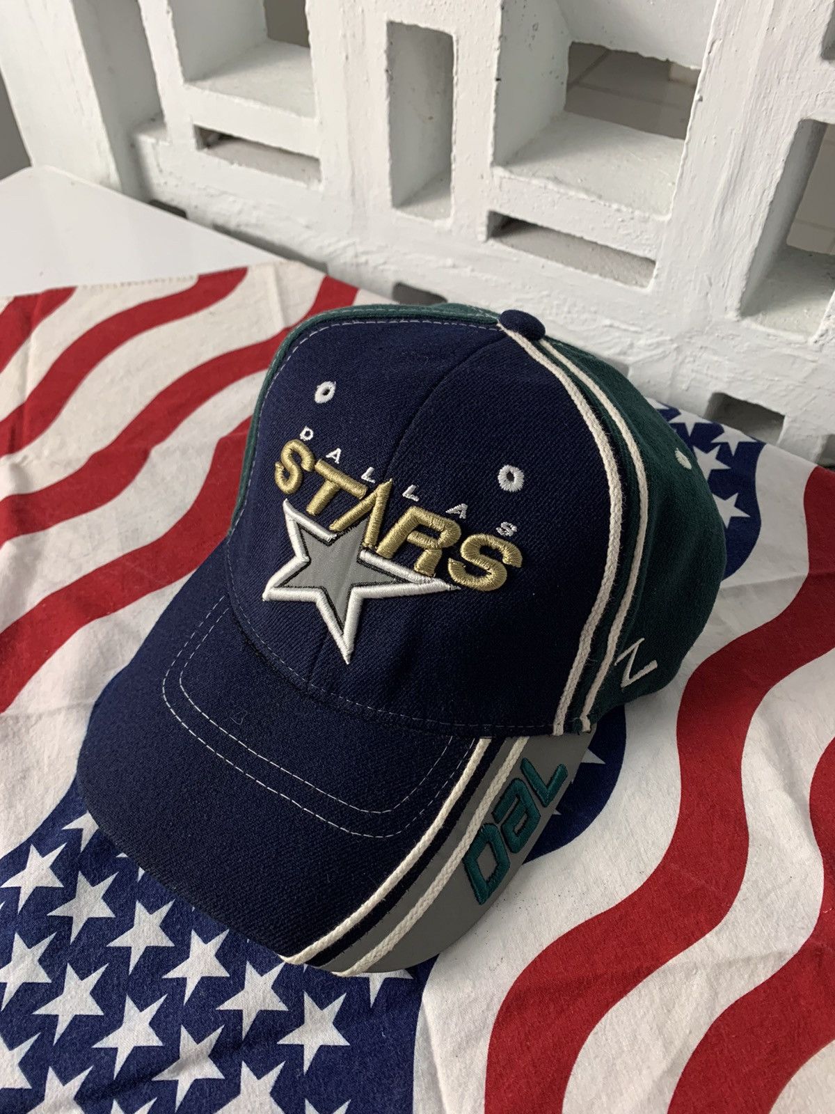 Vintage Vintage Zhat NHL Dallas Stars Hat Size ONE SIZE - 4 Thumbnail