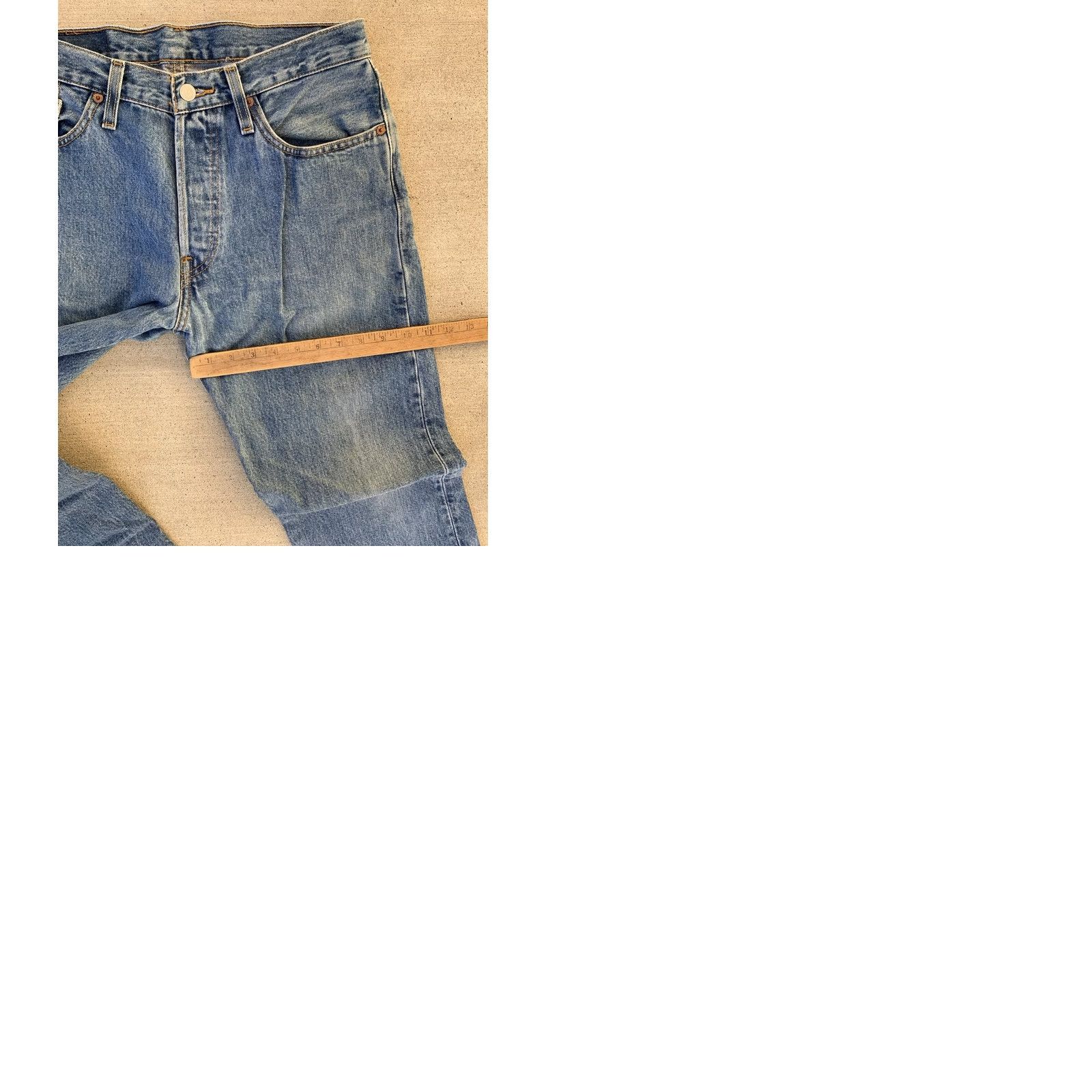 Levi's VINTAGE Levi's 501 Jeans Button Fly Regular Size 33 Men Blue Denim 5-Pocket 31.75 Inseam 33.5 W 32 Measures 31.75 retro 90s Mens Size US 33 - 12 Thumbnail