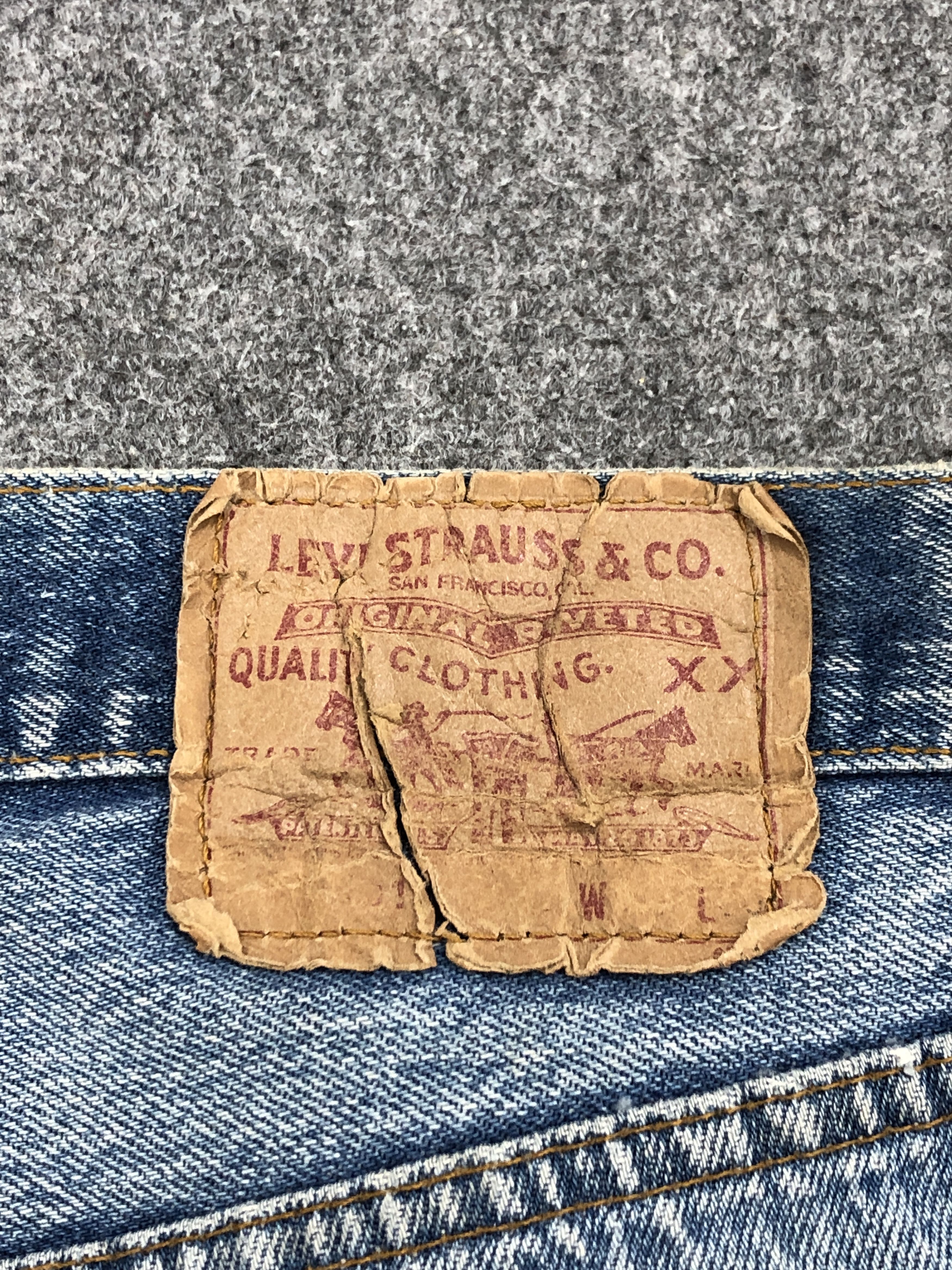 Levi's × Vintage Vintage 90s Levis 501 Distressed Faded Blue Jeans Size US 33 - 5 Thumbnail