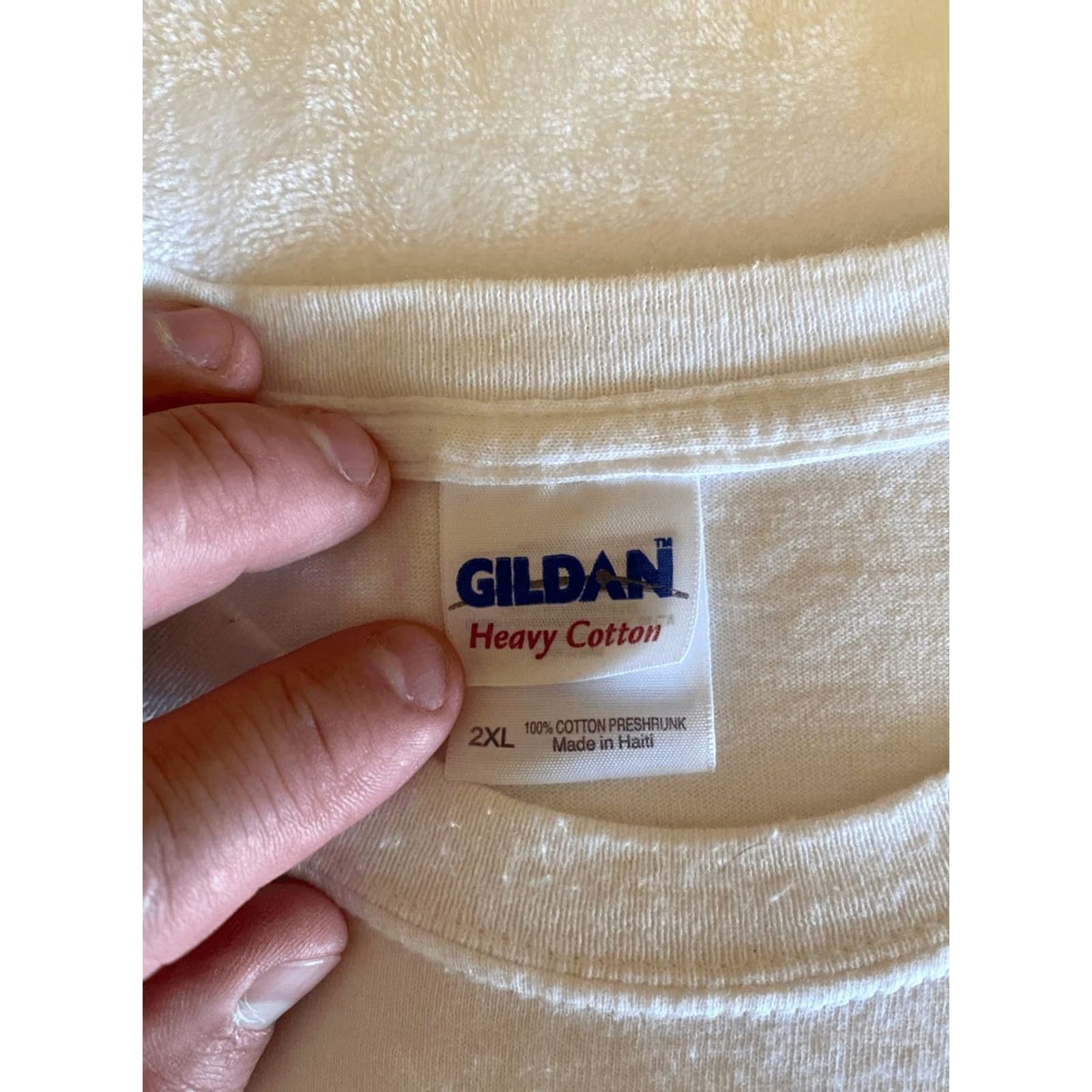 Gildan Gildan T-Shirt Mens Vintage Just Because I’m Black Doesn’t Mean I’m A Criminal Tee White 2XL Size US XXL / EU 58 / 5 - 6 Thumbnail