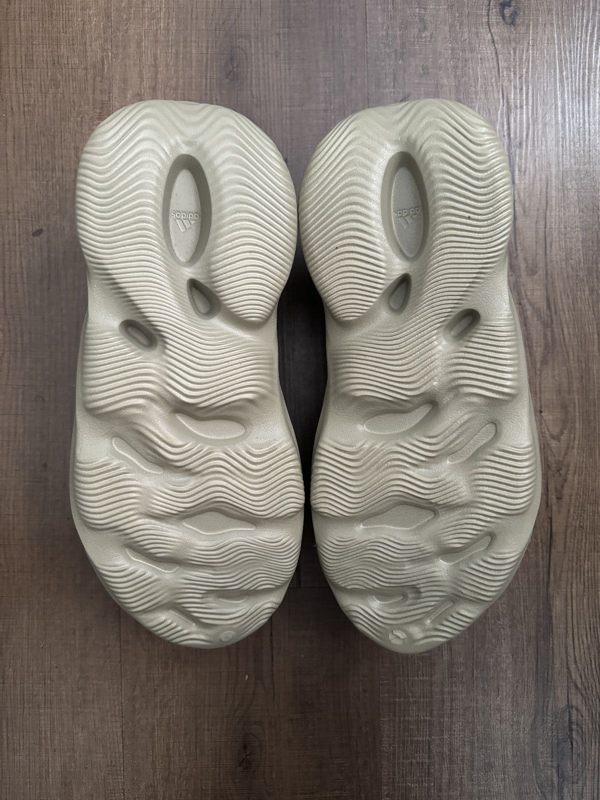 Adidas × Kanye West Yeezy Foam RNR Size US 12 / EU 45 - 7 Thumbnail