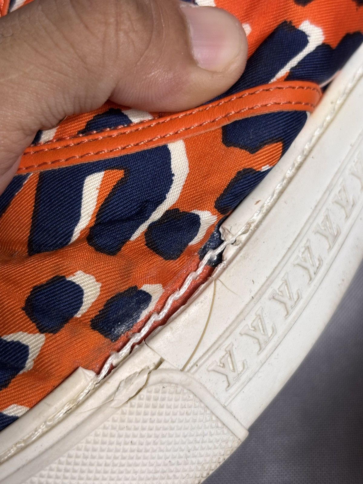 Louis Vuitton Louis Vuitton Tiger Print Sneaker Size US 7.5 / IT 37.5 - 3 Thumbnail