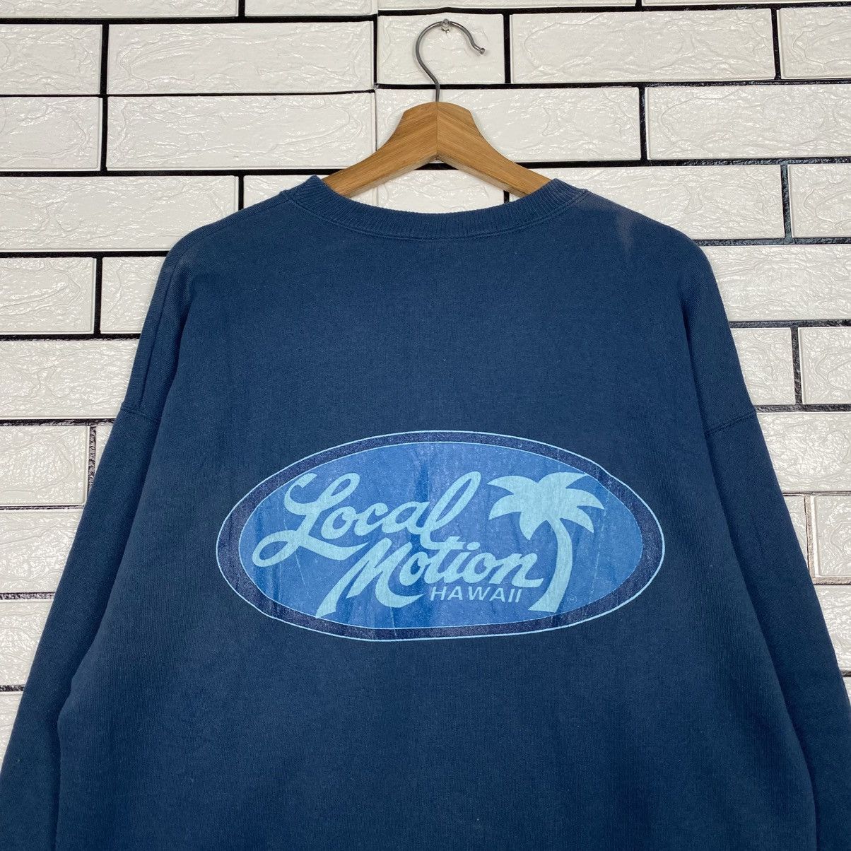 Vintage 📌Vintage Sweatshirt Local Motion Hawaii Big Logo Made in Usa Size US L / EU 52-54 / 3 - 10 Thumbnail
