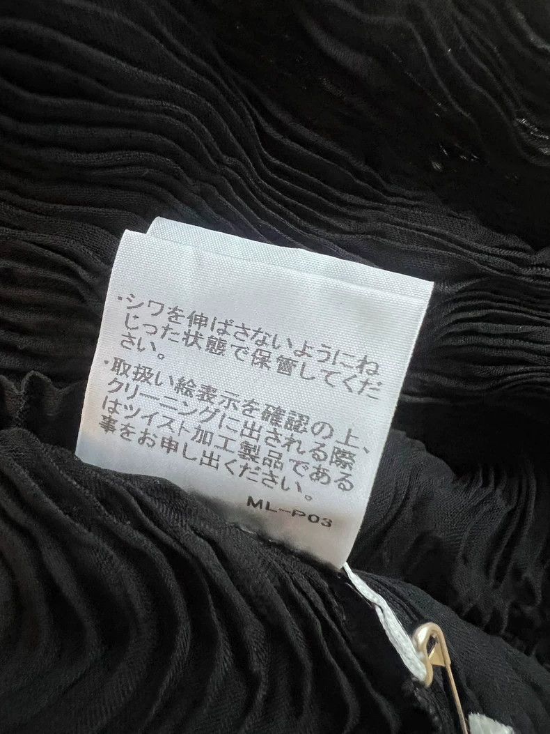 Issey Miyake Issey Miyake size:2 The main line is a black wicker short- Size XS / US 0-2 / IT 36-38 - 5 Thumbnail