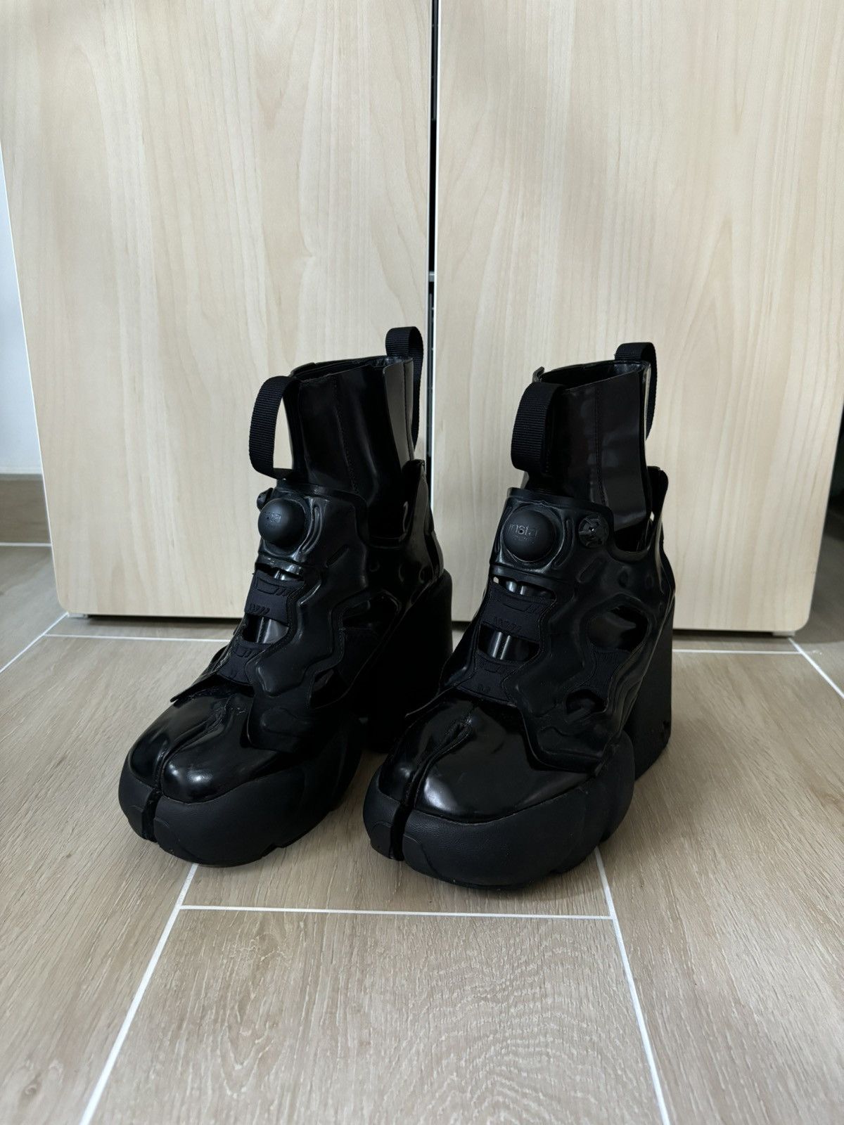 Maison Margiela × Reebok [RARE] Maison Margiela x Reebok Instapump Fury Tabi (Black) Size US 6 / IT 36 - 18 Thumbnail