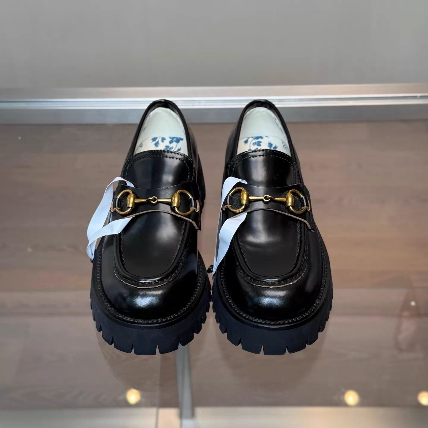 Gucci Gucci Women's Bee Loafer 37 99 2180 DM1967 Size US 6.5 / IT 36.5 - 2 Thumbnail